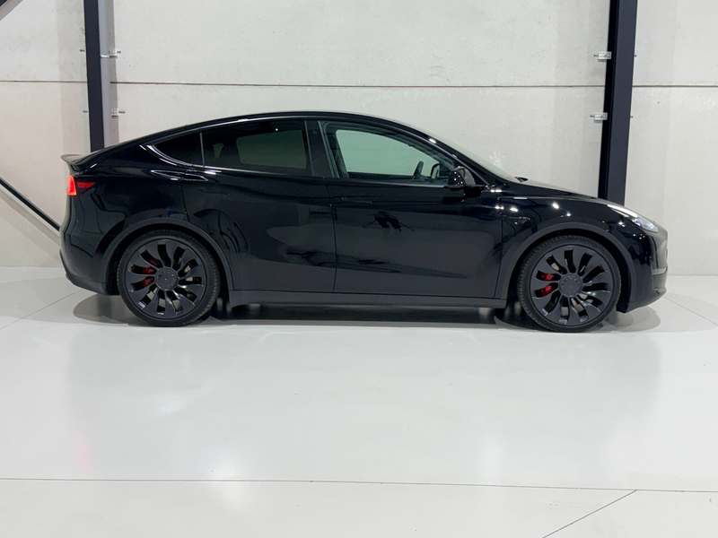 Tesla Model Y Model Y 72.5 kWh Dual Motor Performance (393kW) — photo 13