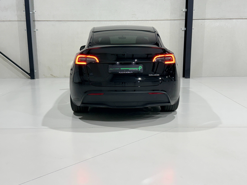 Tesla Model Y Model Y 72.5 kWh Dual Motor Performance (393kW) — photo 10