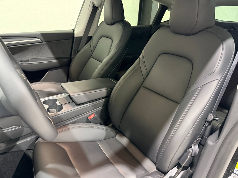 Tesla Model Y Model Y 72.5 kWh Dual Motor Performance (393kW) — photo 6