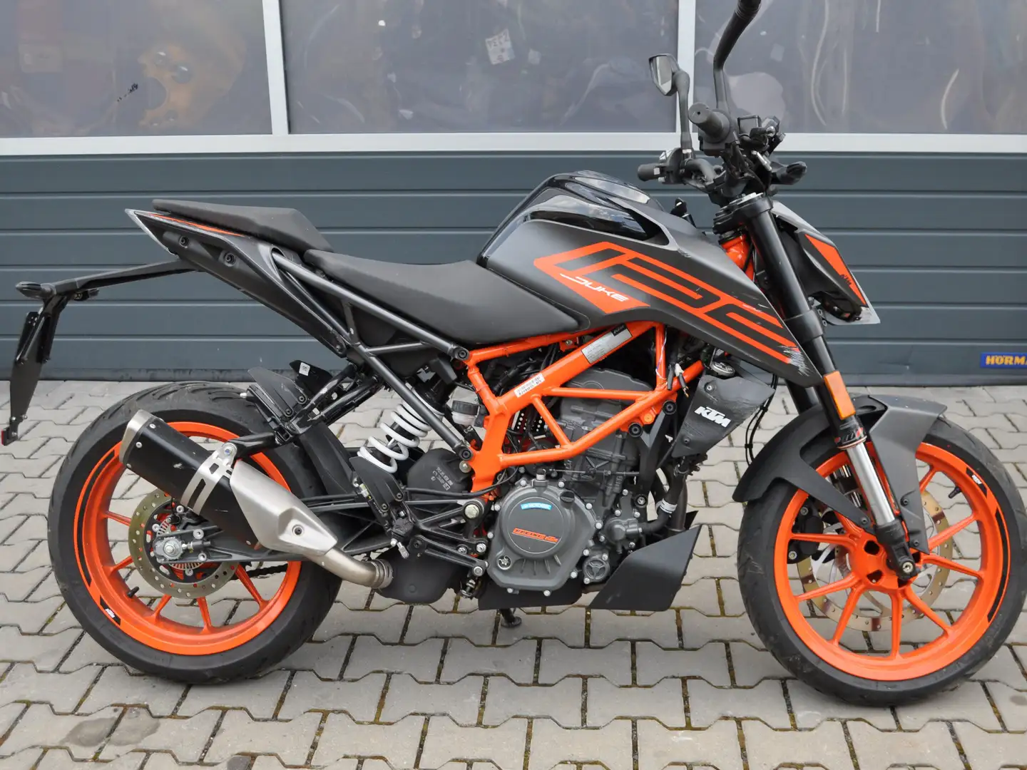 KTM 125 Duke leicht beschädigt erst 1500 km Fekete - 1