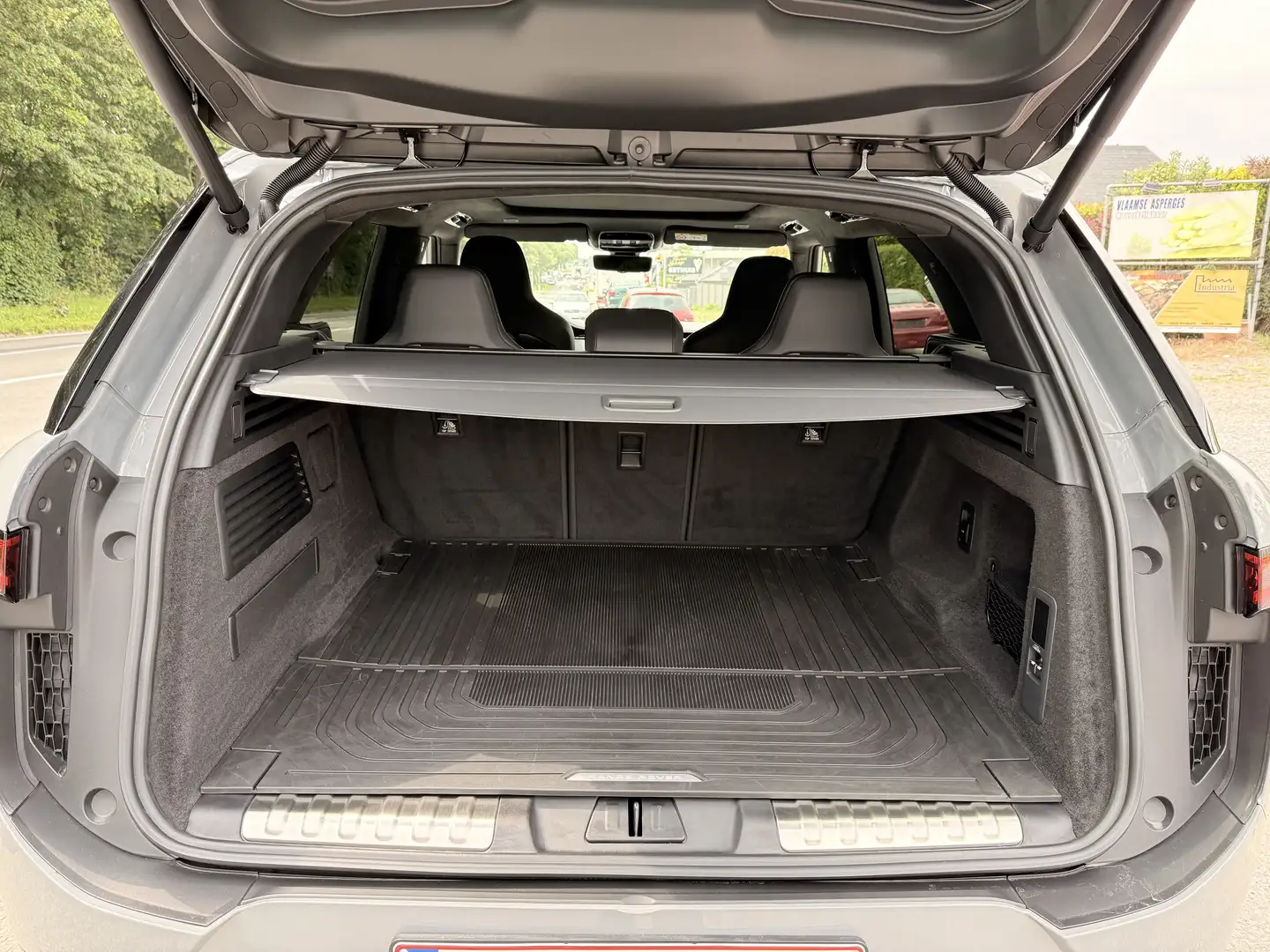 Land Rover Range Rover Sport 4.4 P635 MHEV SV Edition Two - 2