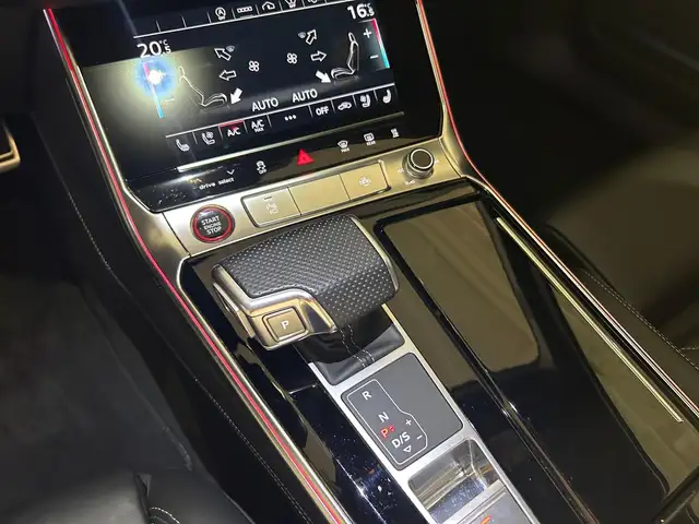 Audi RS6 view 8