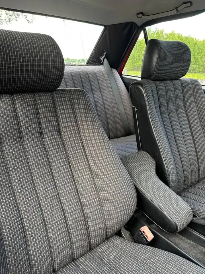 Mercedes-Benz 190 E 2.0 122PK, foto 9