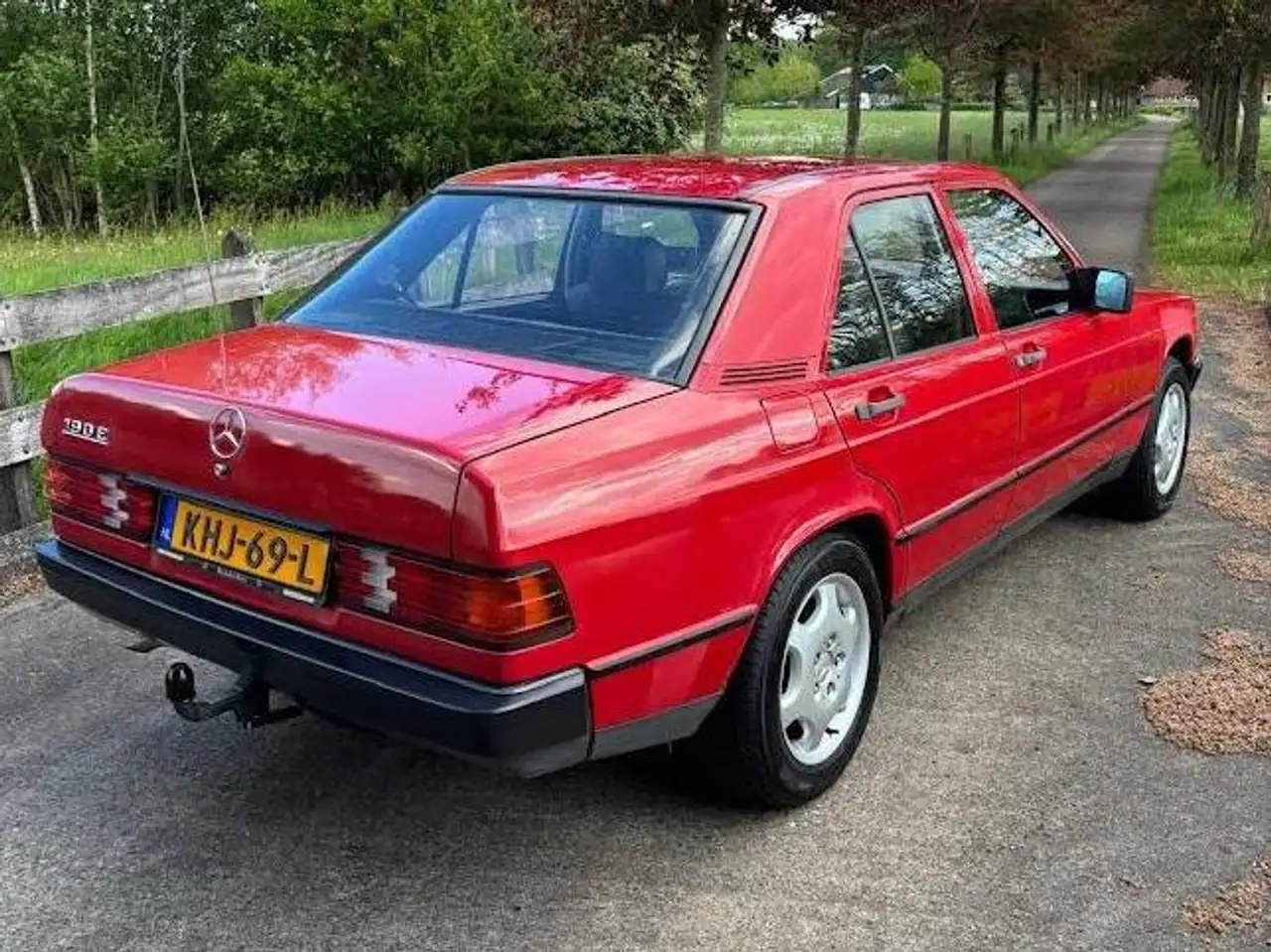 Mercedes-Benz 190 E 2.0 122PK, foto 3