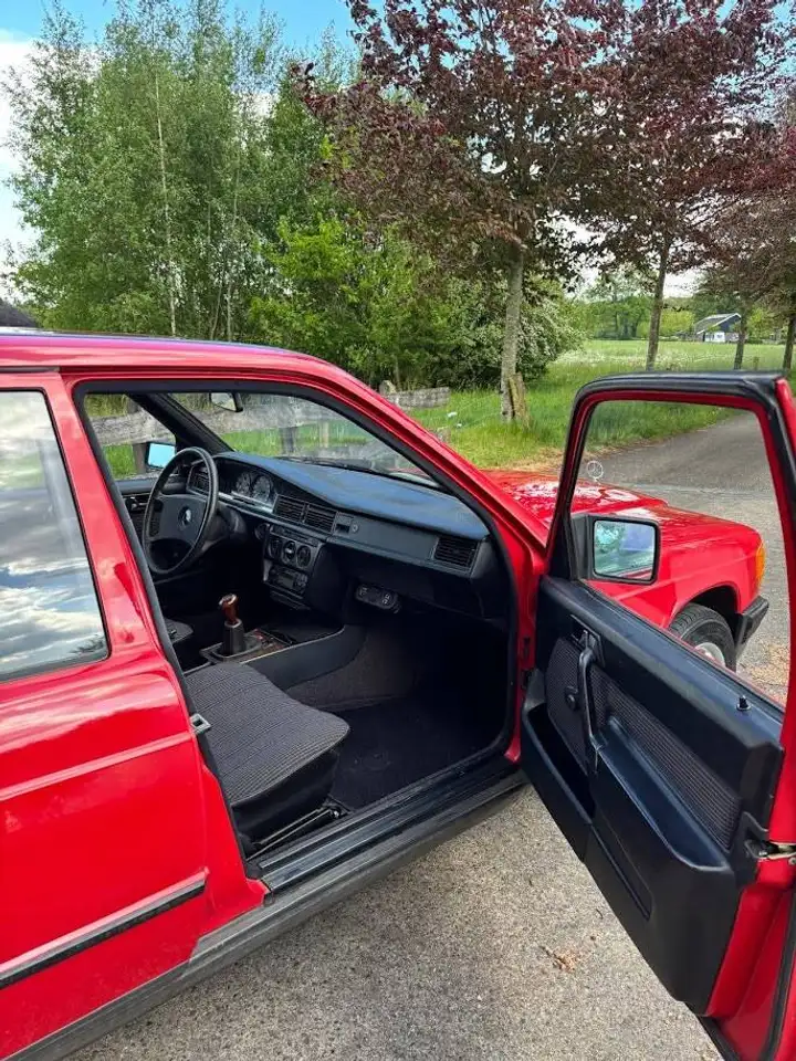 Mercedes-Benz 190 E 2.0 122PK, foto 12