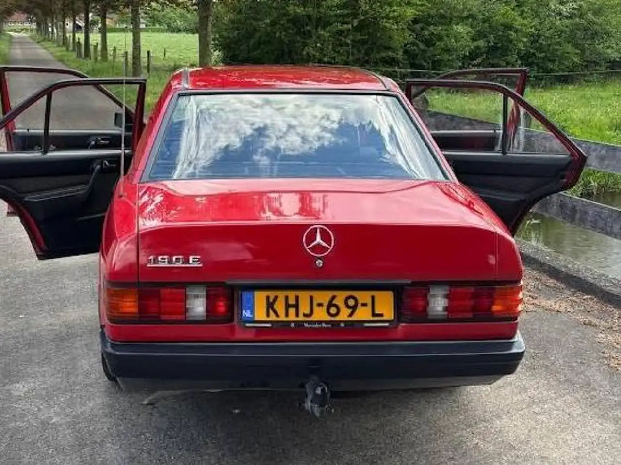 Mercedes-Benz 190 E 2.0 122PK, foto 6