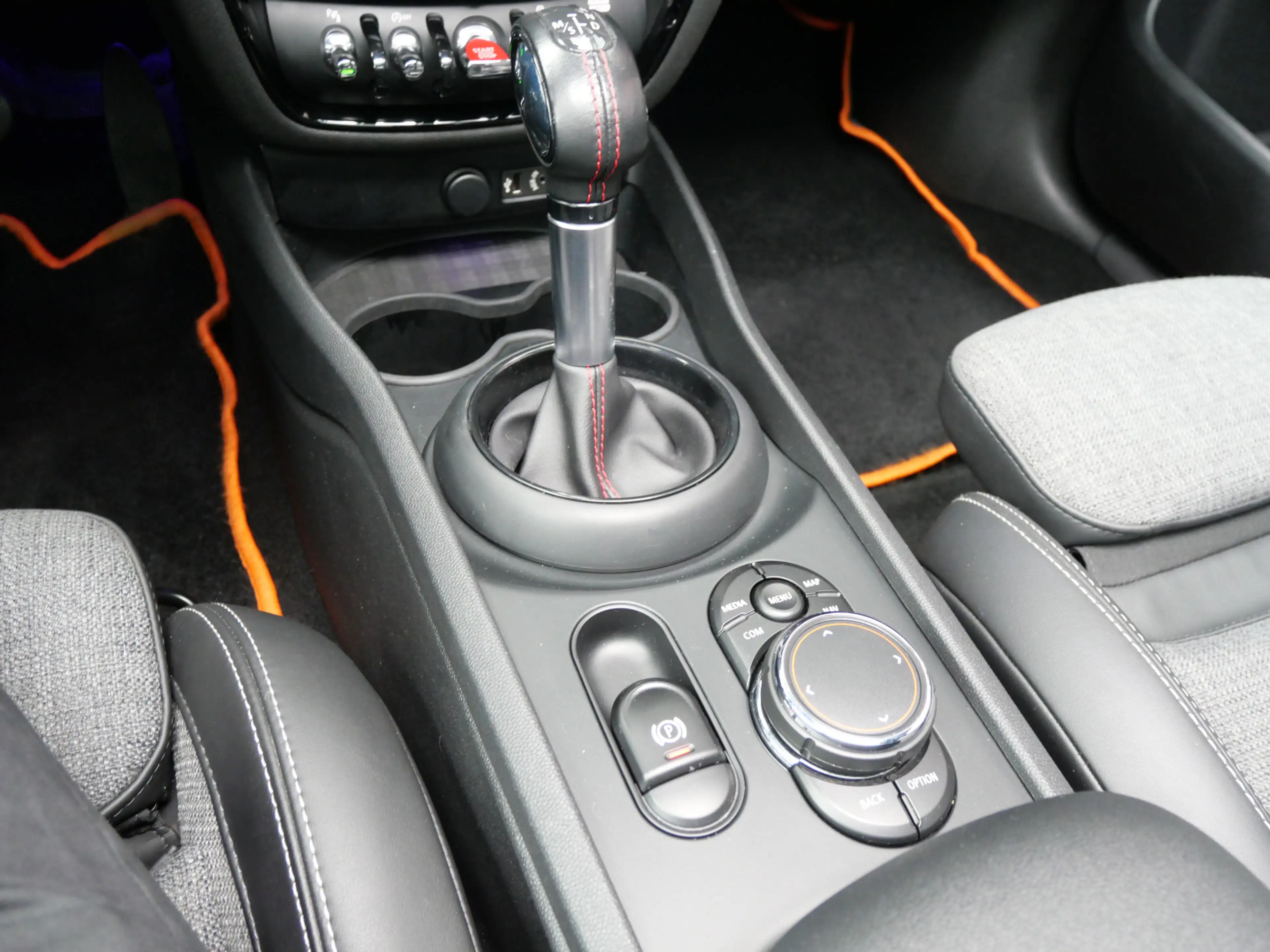 MINI Cooper S Clubman 2.0 CHILI | AUTOMAAT | PANO | H/K | LED | CARPLAY — photo 14