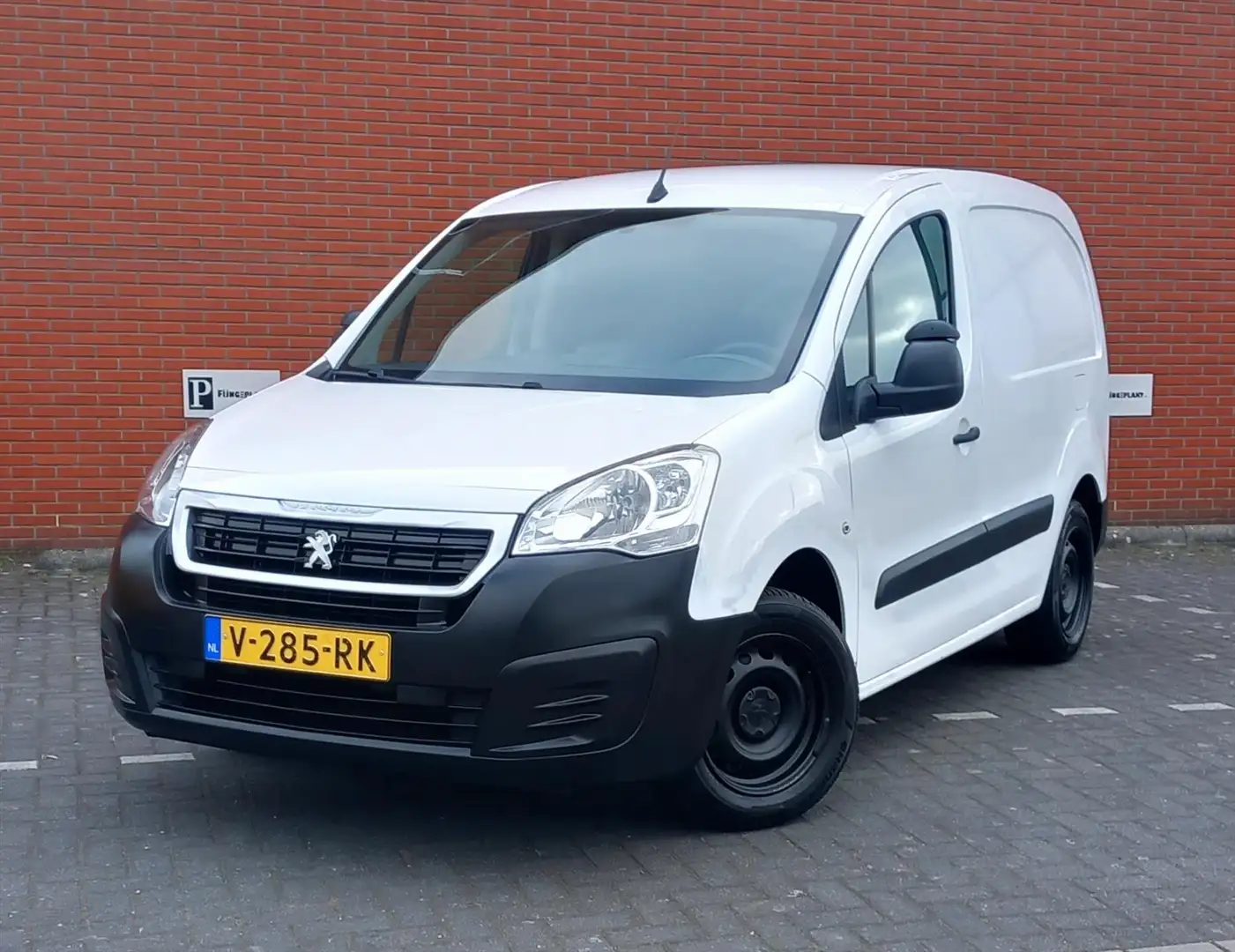 Peugeot Partner New GB 120 L1 1.6 BlueHDi 100pk Premium Navigatie/ Wit - 1