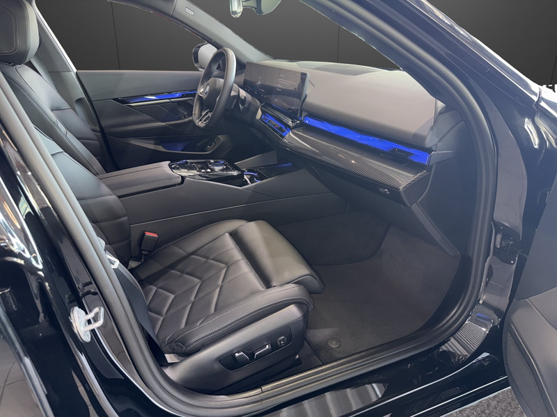 BMW i5 xDrive40 Limousine M-Sport NP 91.400,- — photo 15