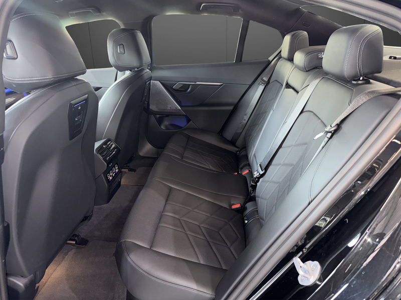 BMW i5 xDrive40 Limousine M-Sport NP 91.400,- — photo 11