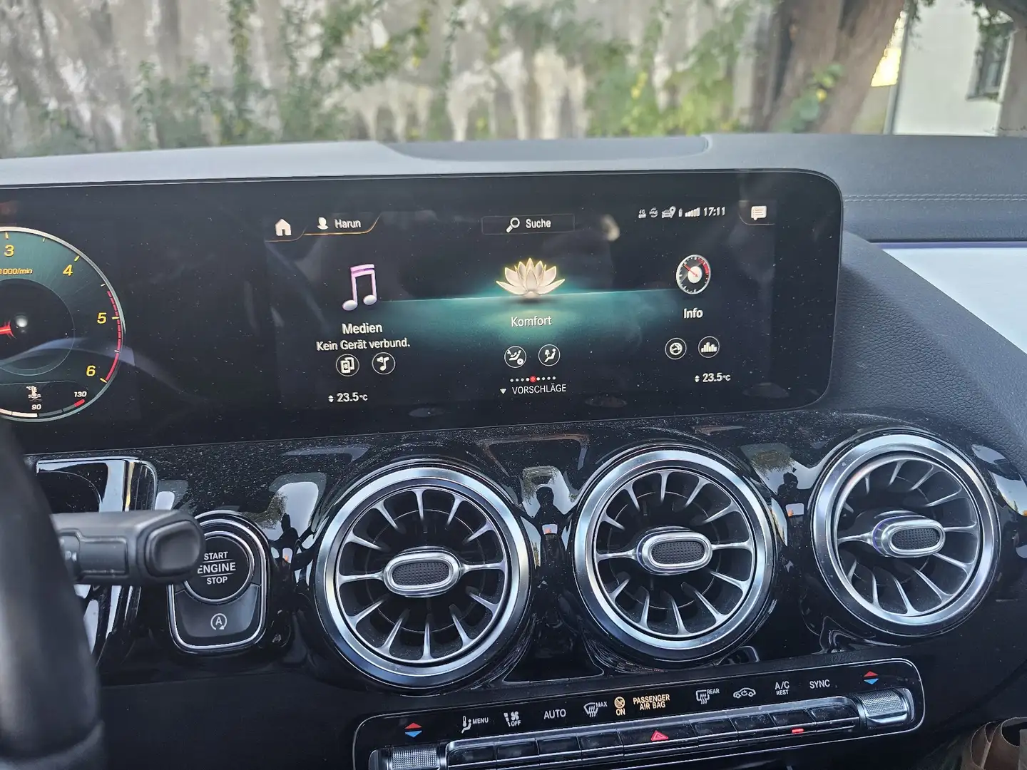 Mercedes-Benz B 220 B 220 d 4MATIC Aut. Zwart - 1