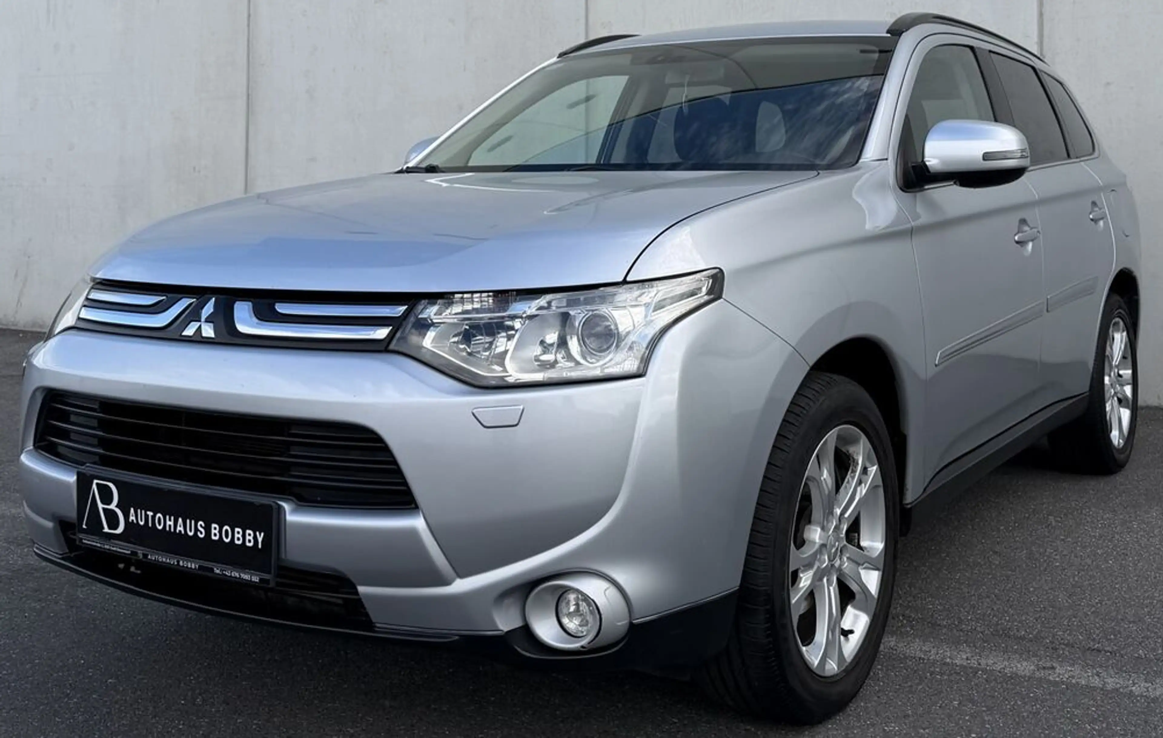 Mitsubishi Outlander Outlander Intense Connect 4WD 7.Sitzer