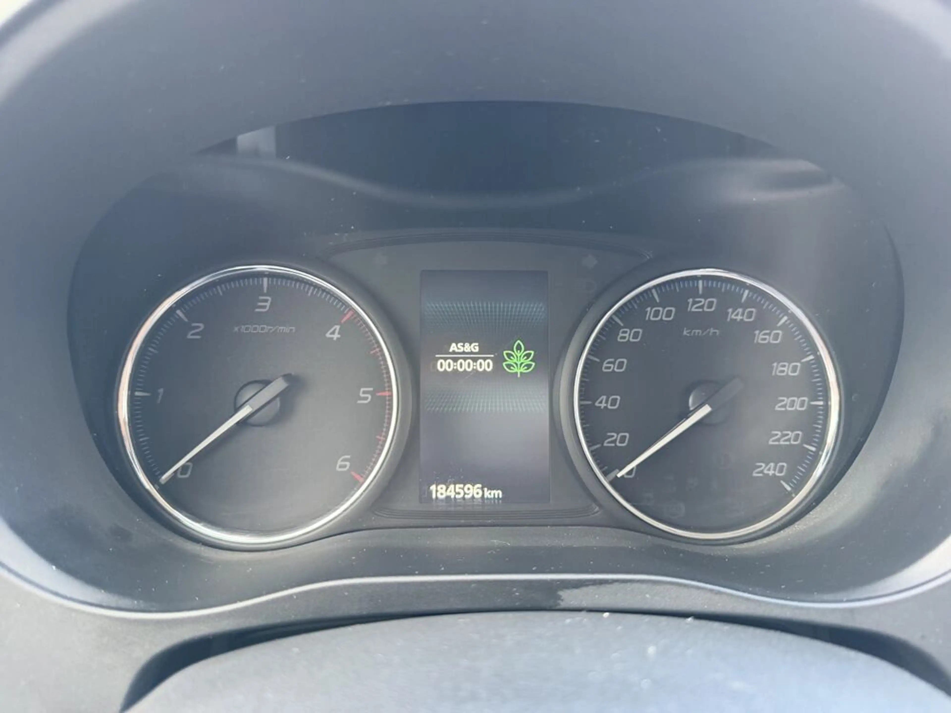 Mitsubishi Outlander Outlander Intense   Connect 4WD 7.Sitzer — photo 14
