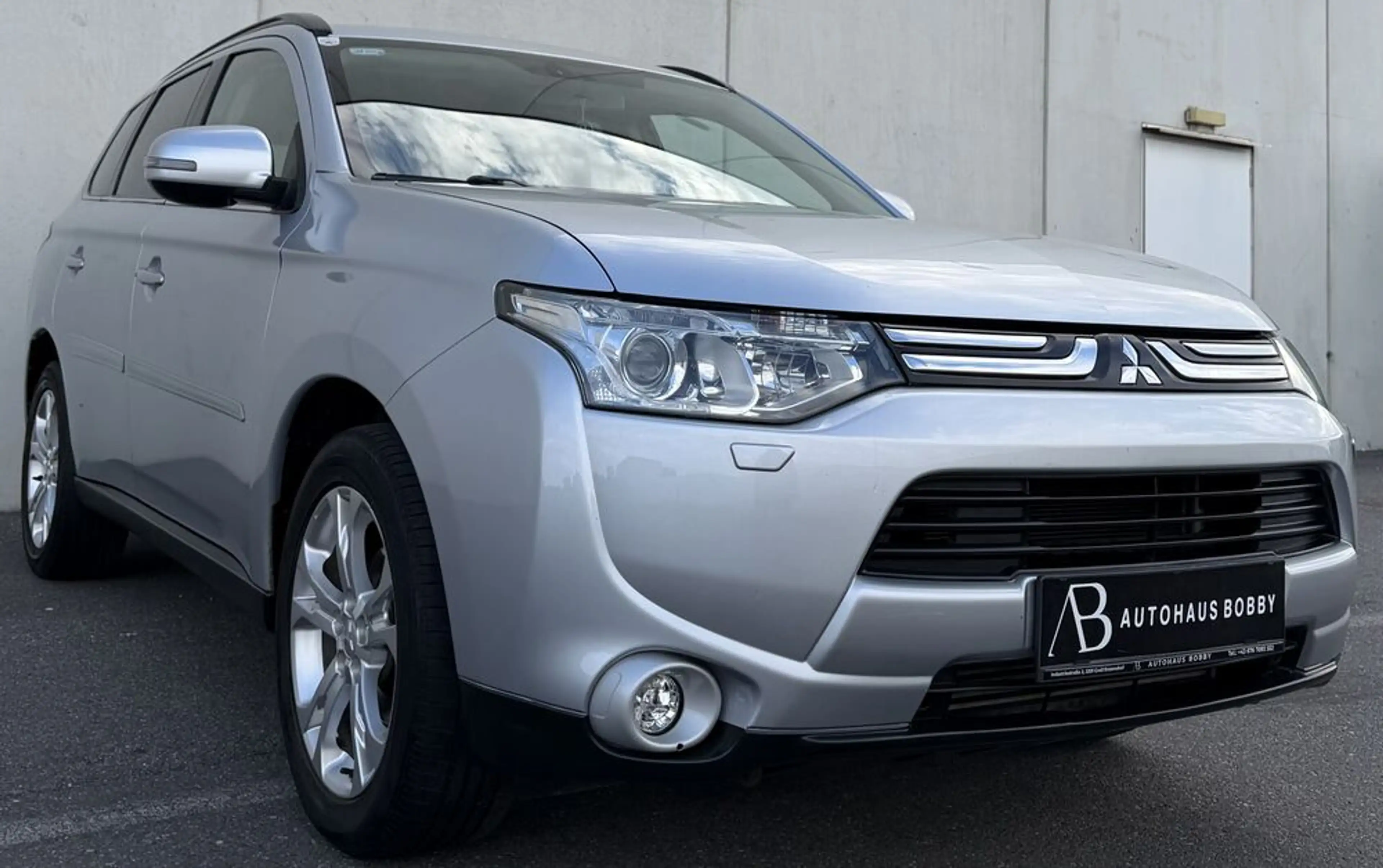 Mitsubishi Outlander Outlander Intense   Connect 4WD 7.Sitzer — photo 6