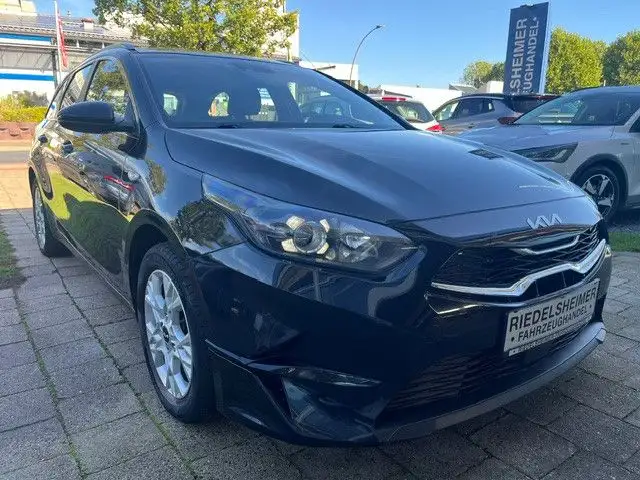 Kia Ceed SW / cee'd SW cee'd SW 1.6 CRDI Mild-Hyb. Vision AUT NAV WINT.
