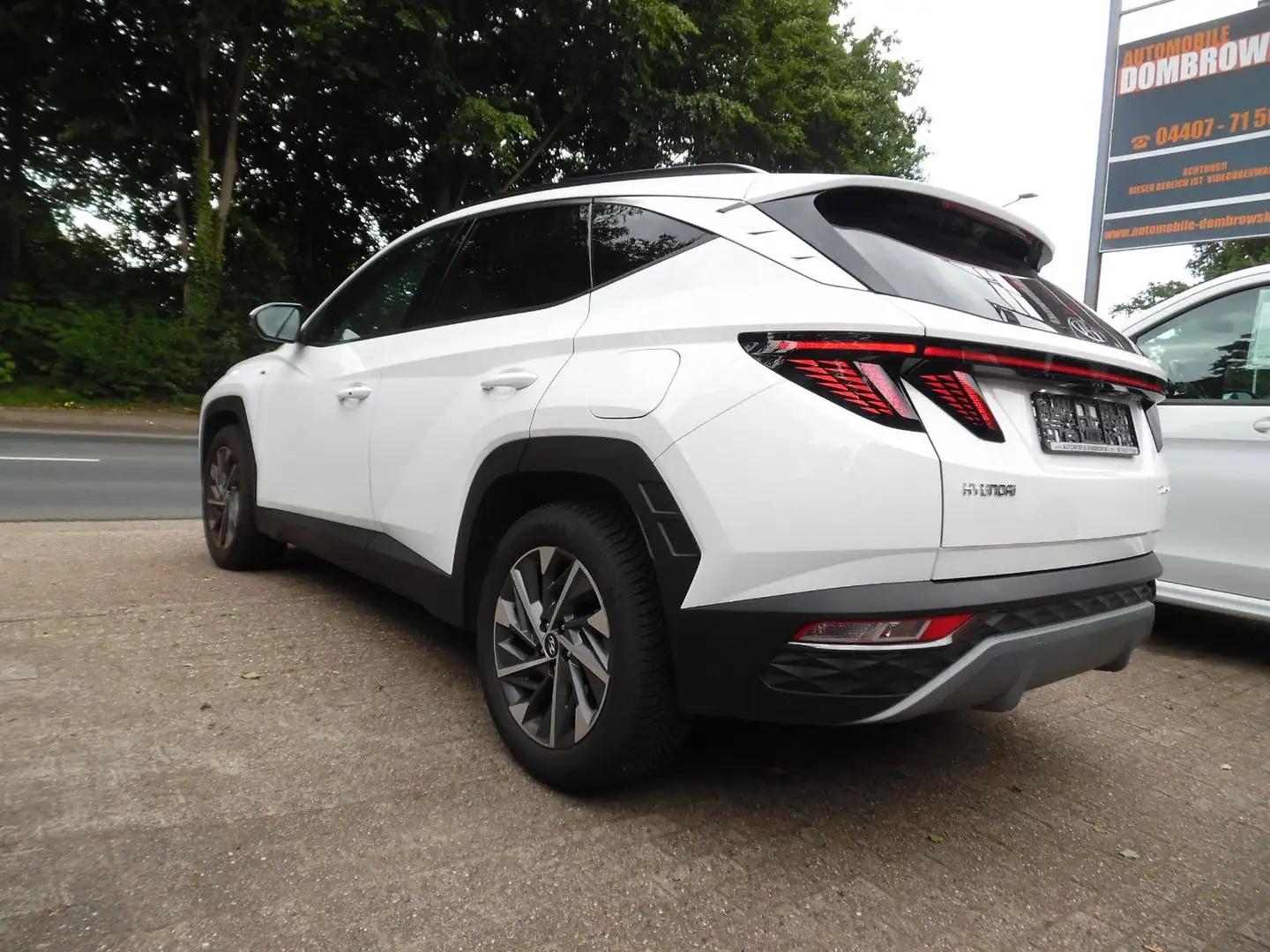 Hyundai TUCSON Mild-Hybrid 2WD*Navi*SZH*LED*Garantie Weiß - 2