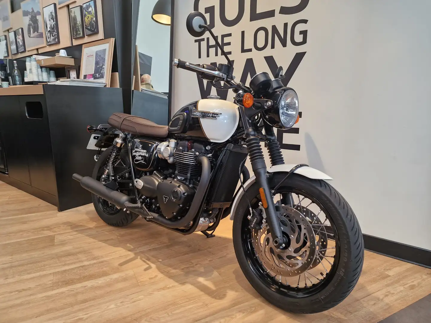 Triumph Bonneville T120 Negru - 1