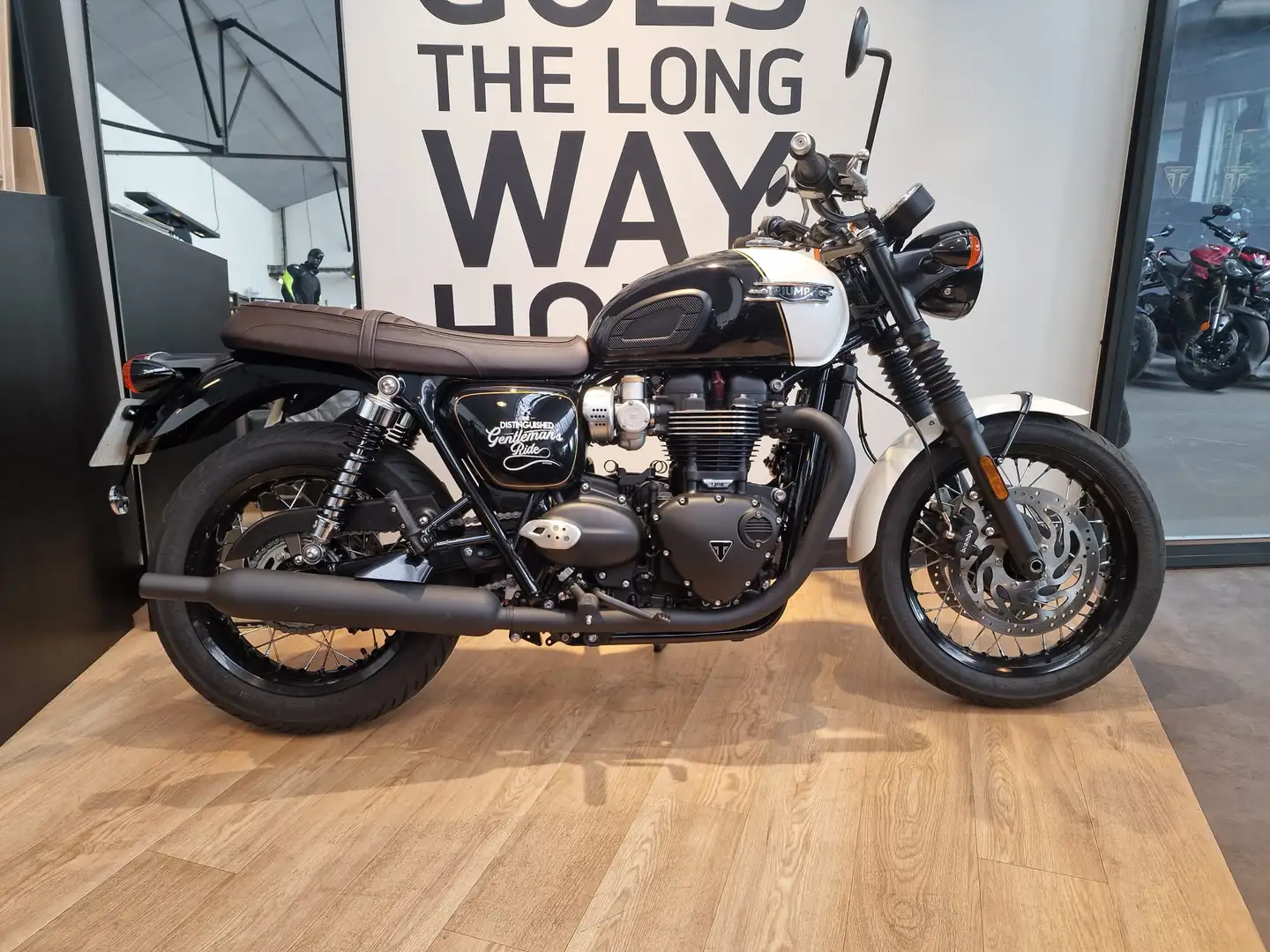 Triumph Bonneville T120 Negru - 2
