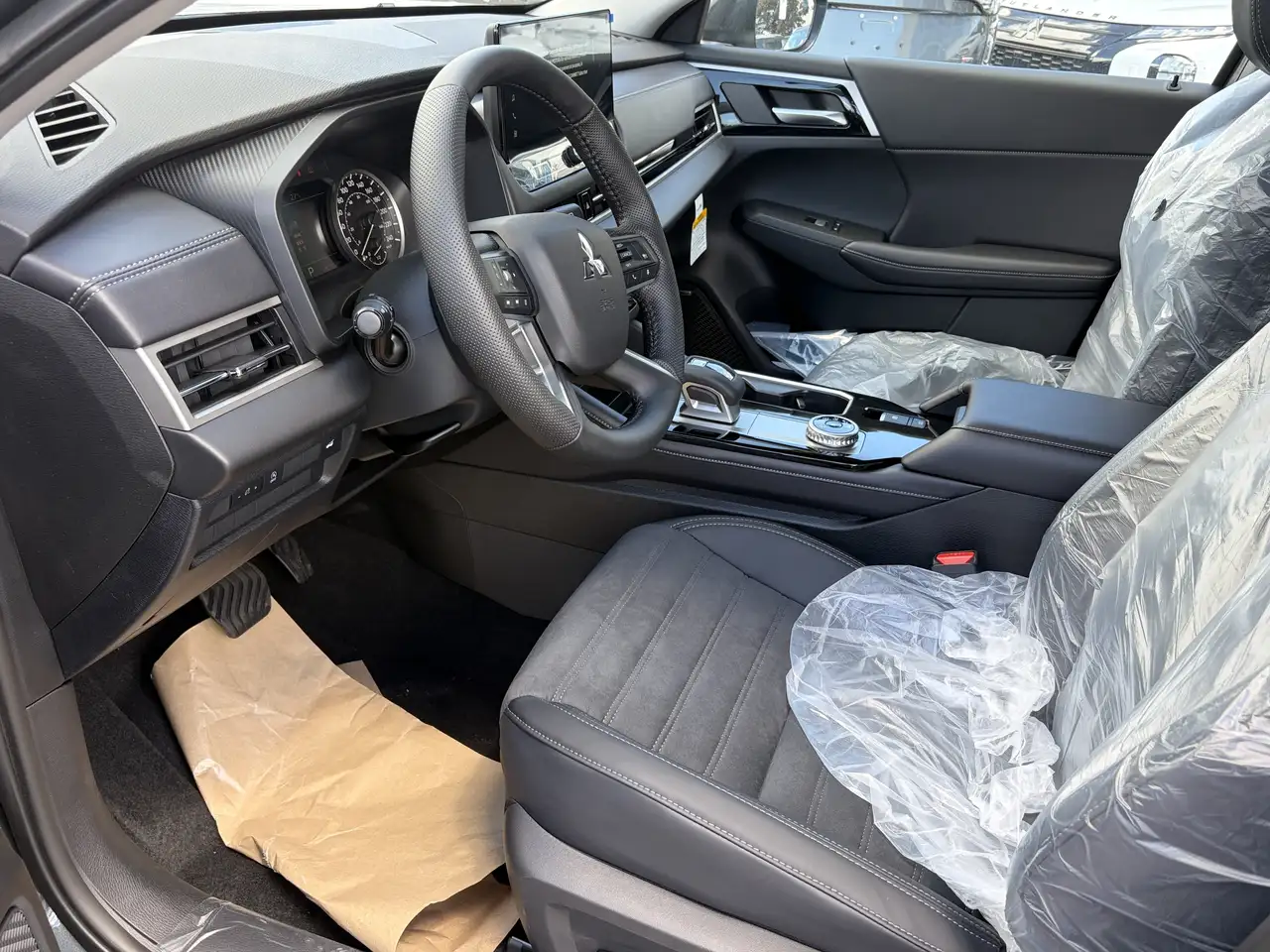 Mitsubishi Outlander photo Mitsubishi Outlander