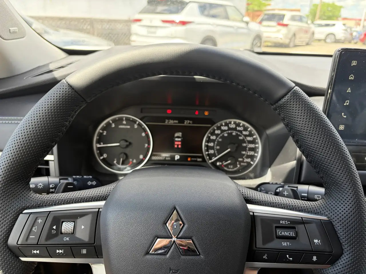 Mitsubishi Outlander photo Mitsubishi Outlander