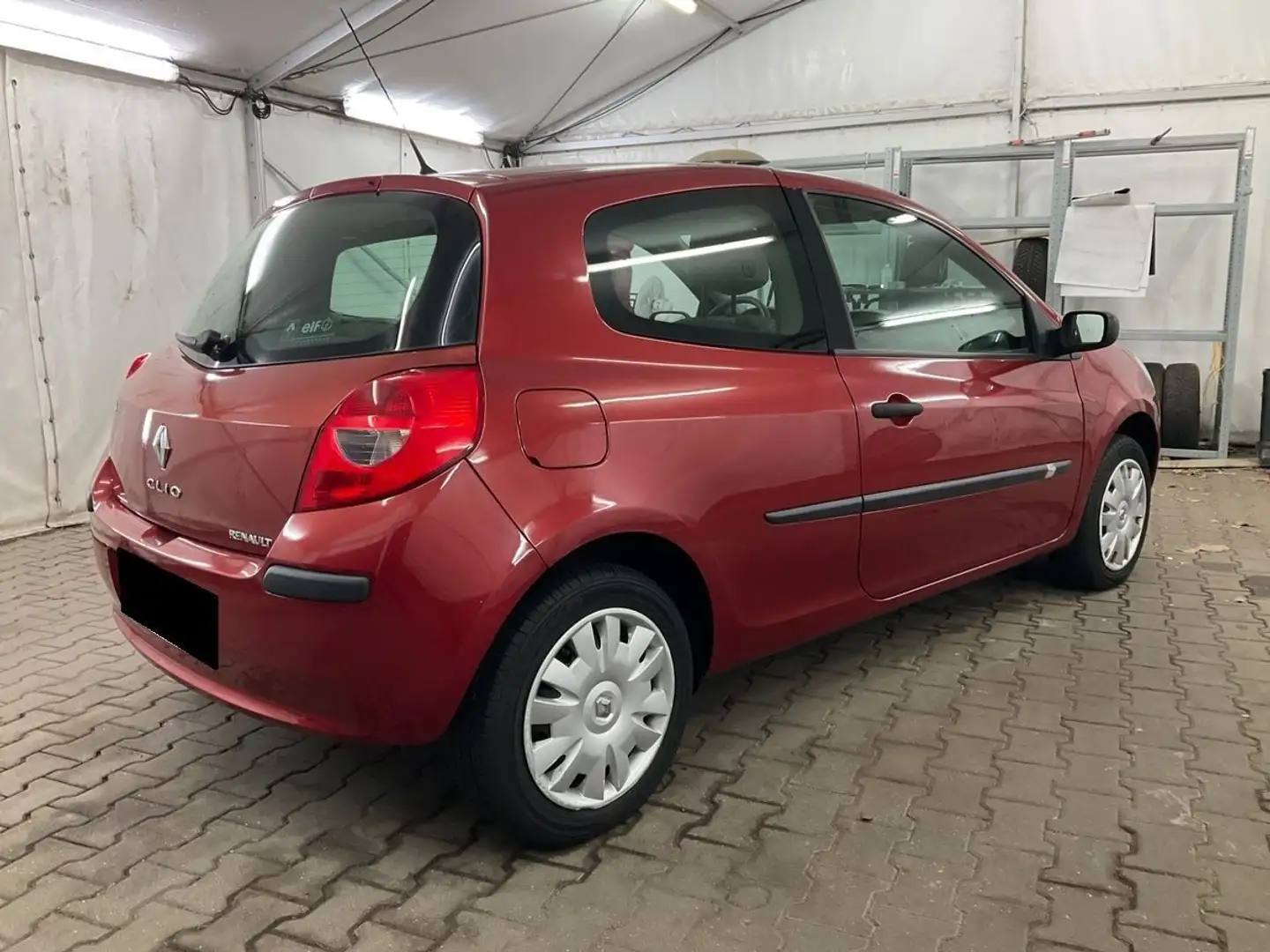Renault Clio III 1.2 16V 75CH CONFORT EXPRESSION 3P Rouge - 2