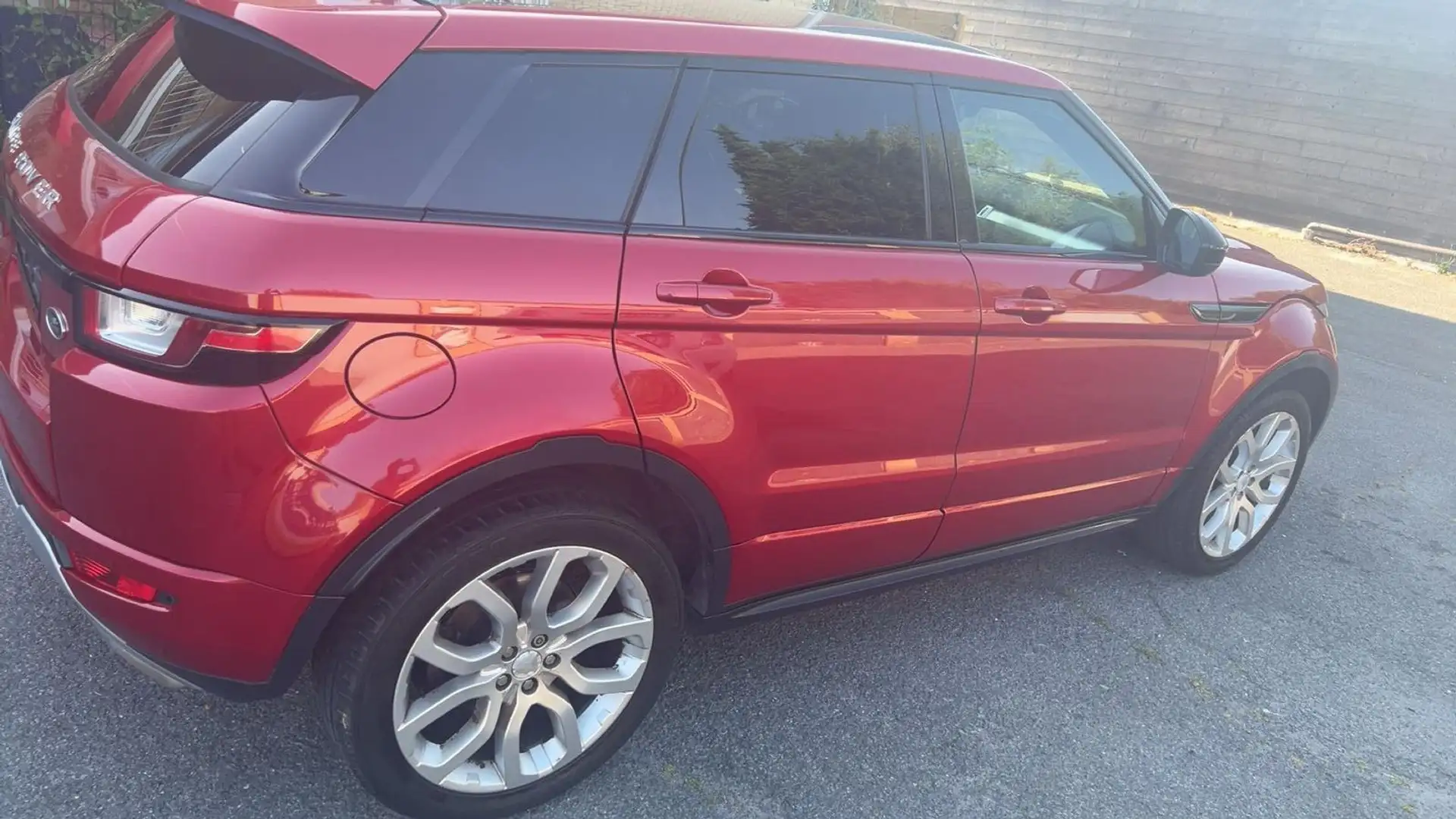 Land Rover Range Rover Evoque TD4 SE Rouge - 2