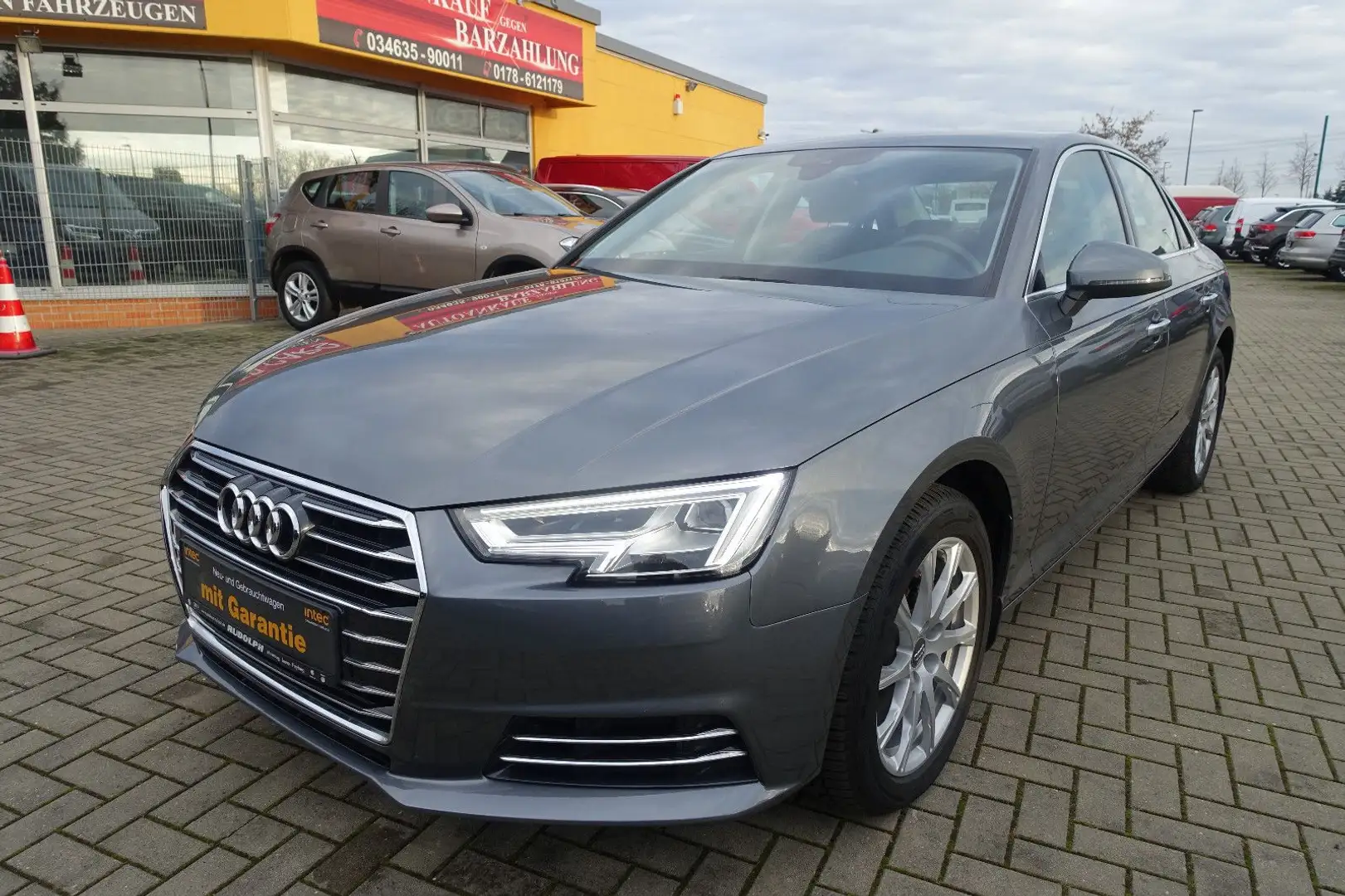 Audi A4 Lim. ultra*LED*Brems-Assist*Tempo*Standh*AZV* Grijs - 1