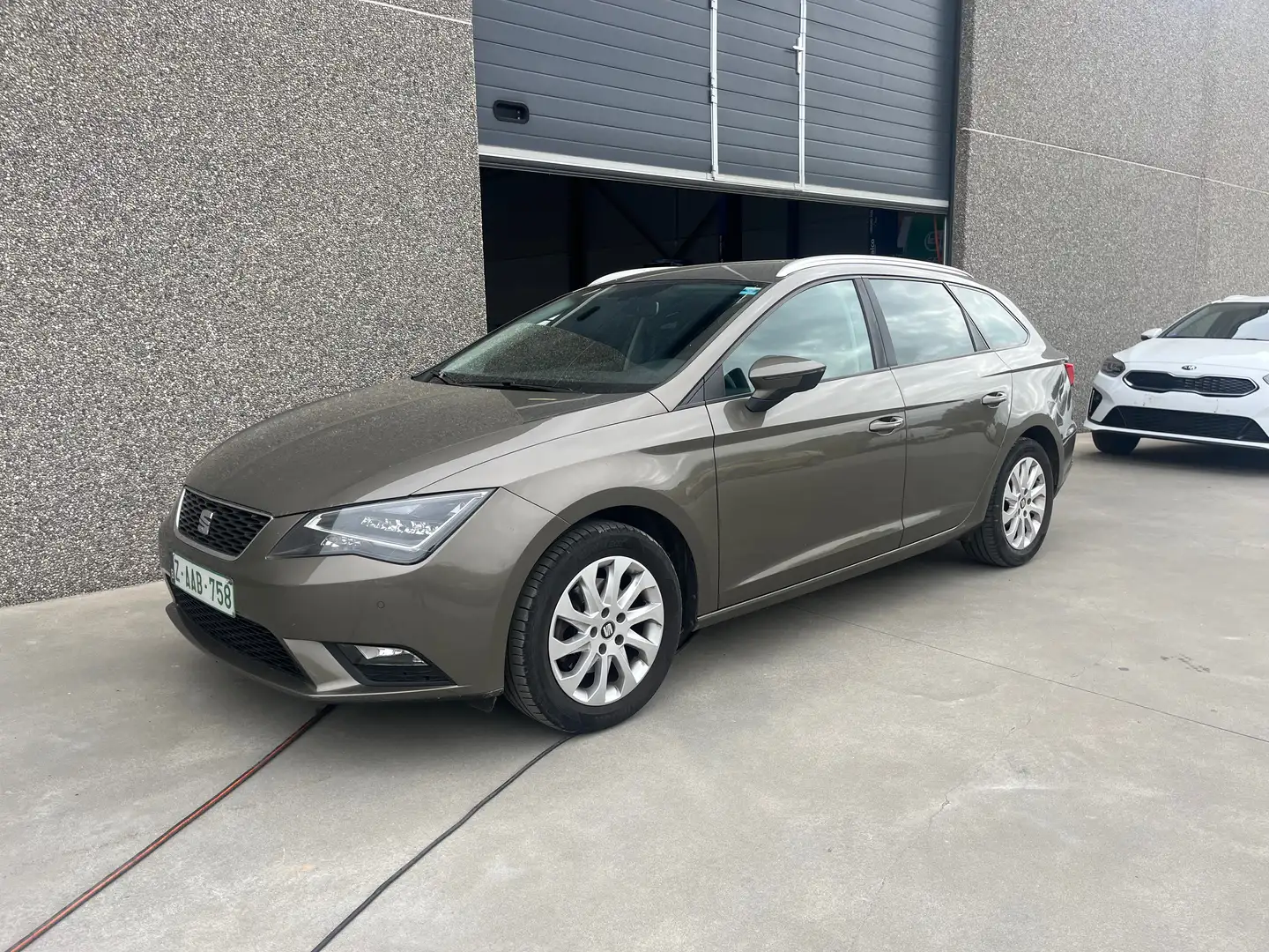SEAT Leon Leon ST 1.6 CR TDi Style - distri. faite -garantie Kahverengi - 1