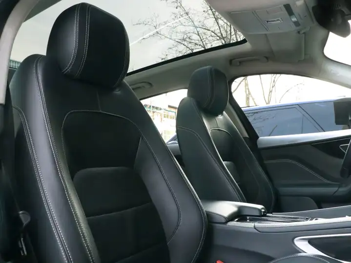 Jaguar F-Pace 2020, foto 17