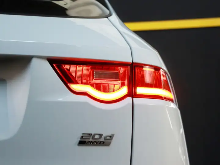 Jaguar F-Pace 2020, foto 32