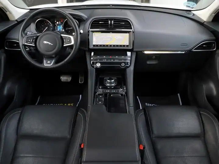 Jaguar F-Pace 2020, foto 8