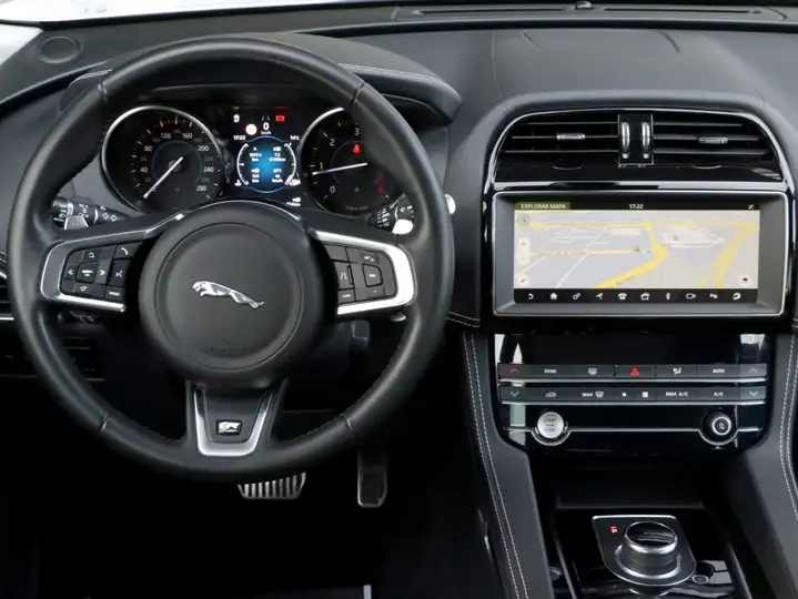 Jaguar F-Pace 2020, foto 21
