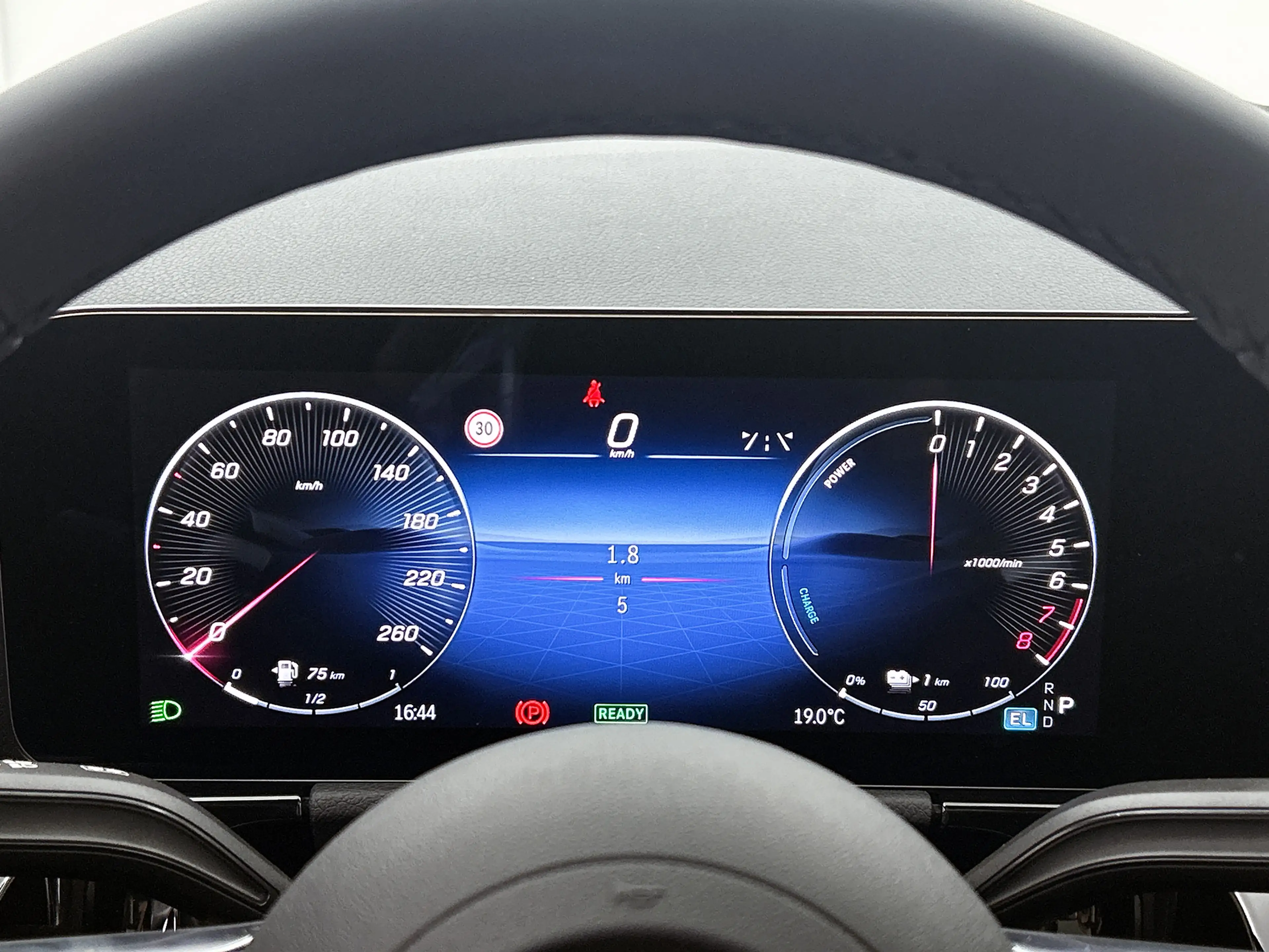 Mercedes-Benz GLA 250 e 140 Year Edition | Plus pakket | Nightpakket | P — photo 6