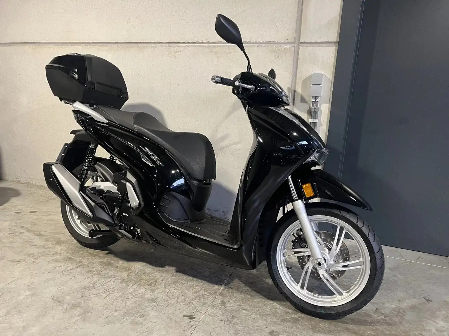 Honda SH350 vinnige handige grote wielenscooter - 1