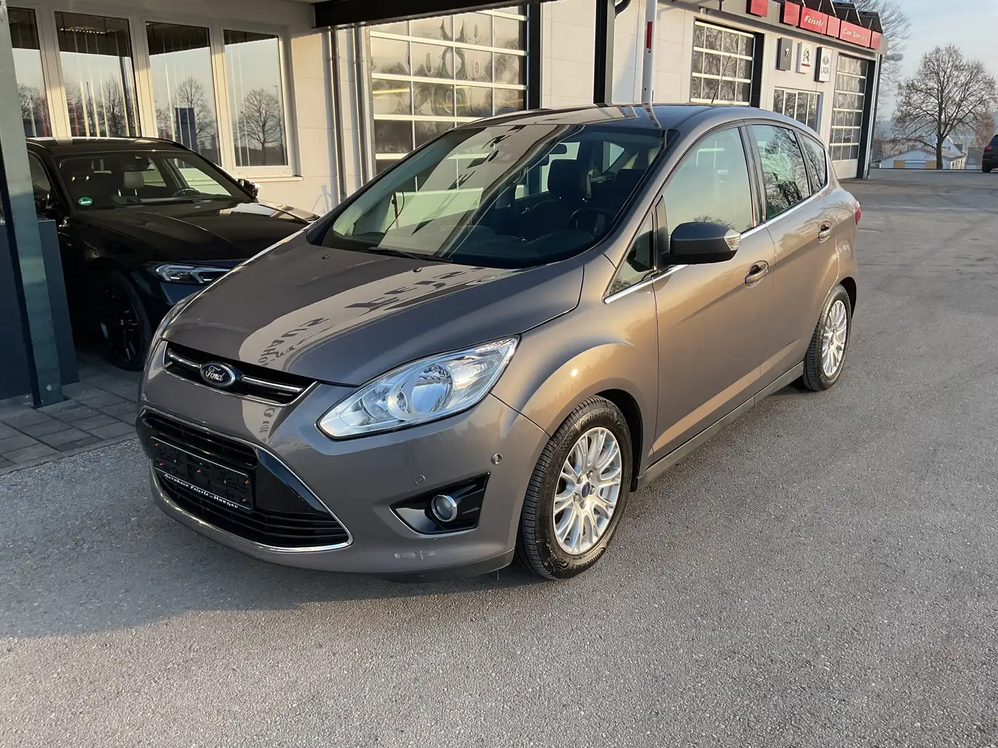 Ford C-Max Titanium Sommer u Winterreifen Braun - 1