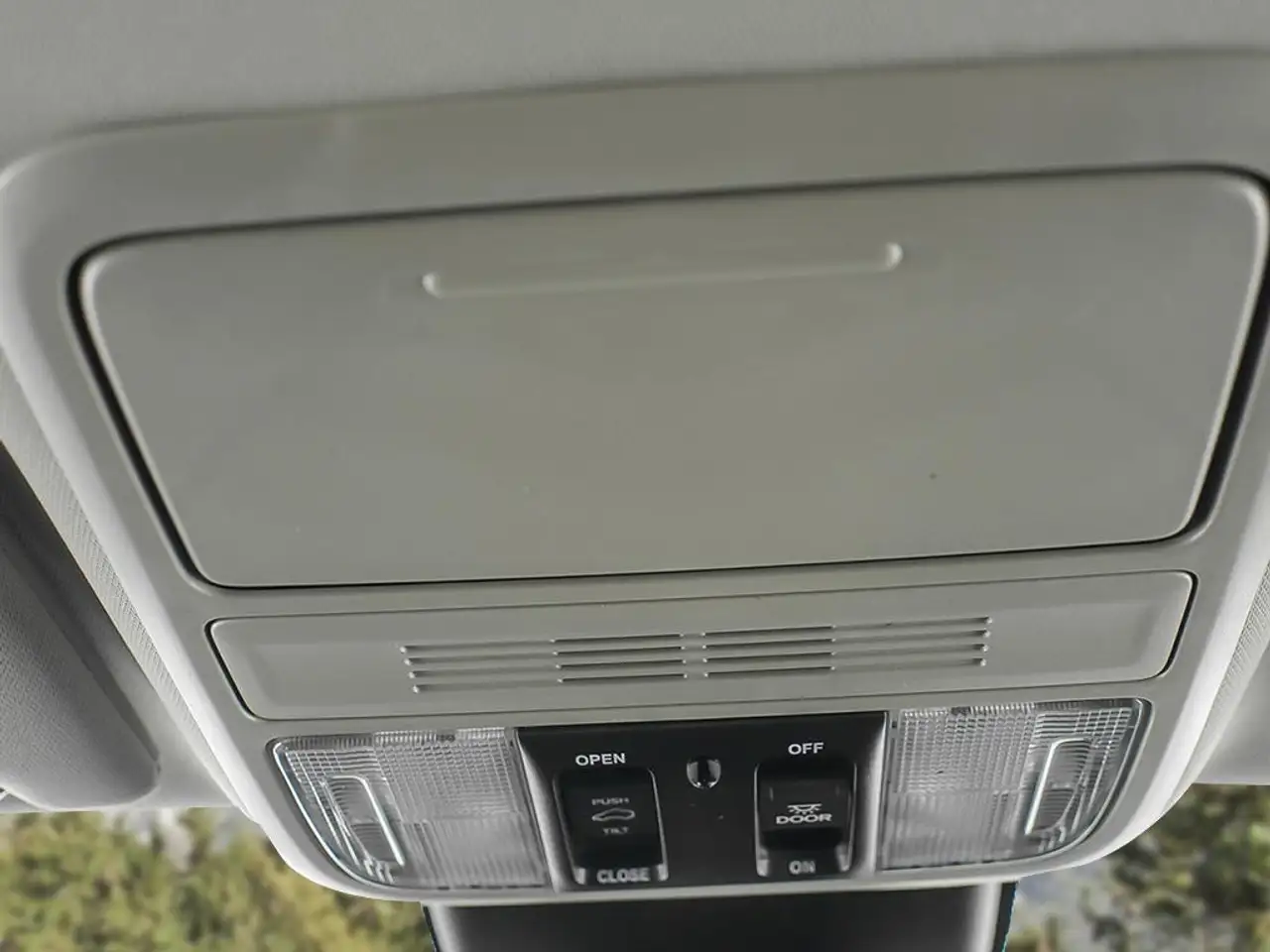 Honda Odyssey снимка Honda Odyssey