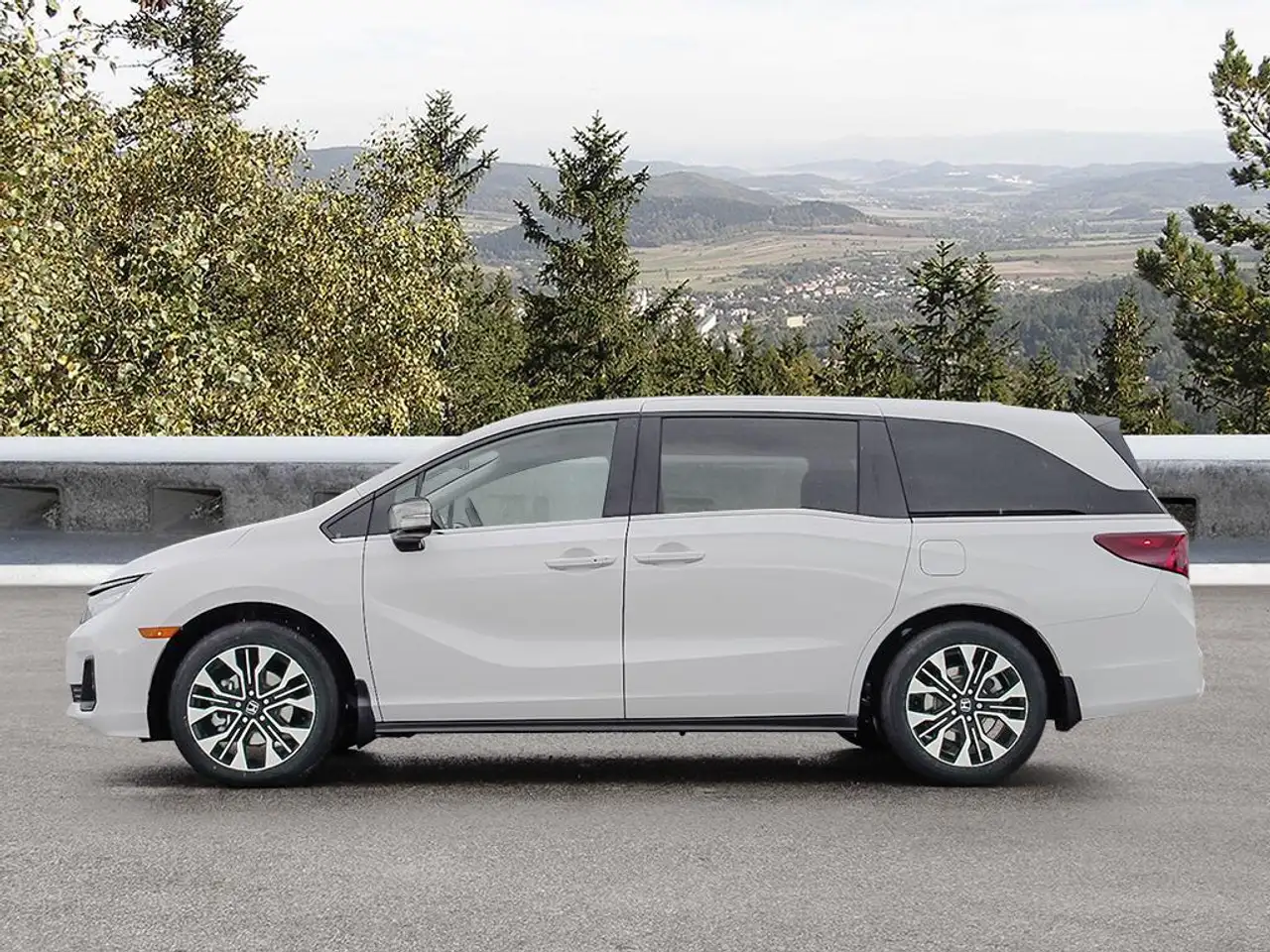 Honda Odyssey снимка Honda Odyssey