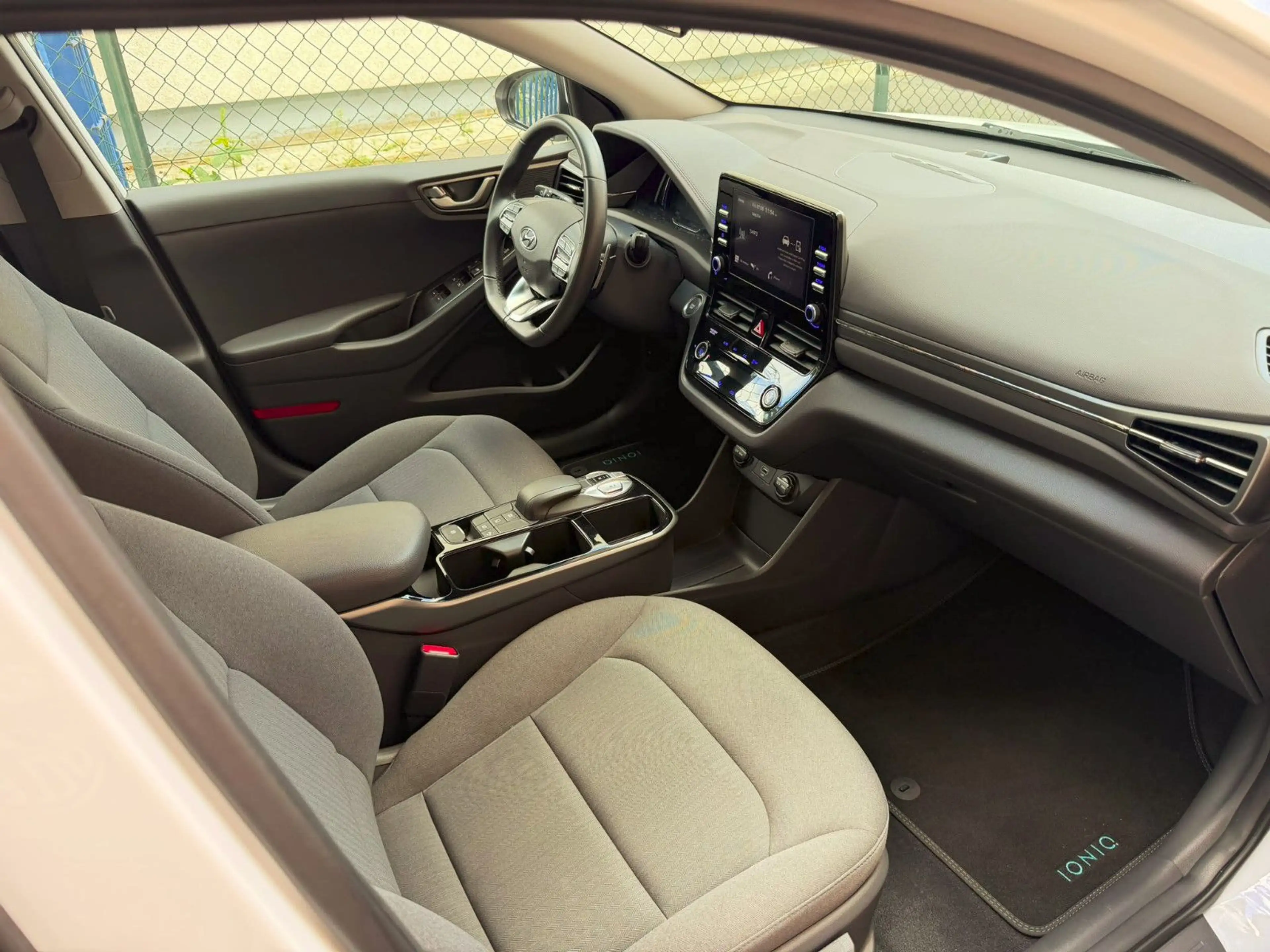 Hyundai IONIQ Trend Elektro aus 2. Besitz erst 19Tkm!!! — photo 12