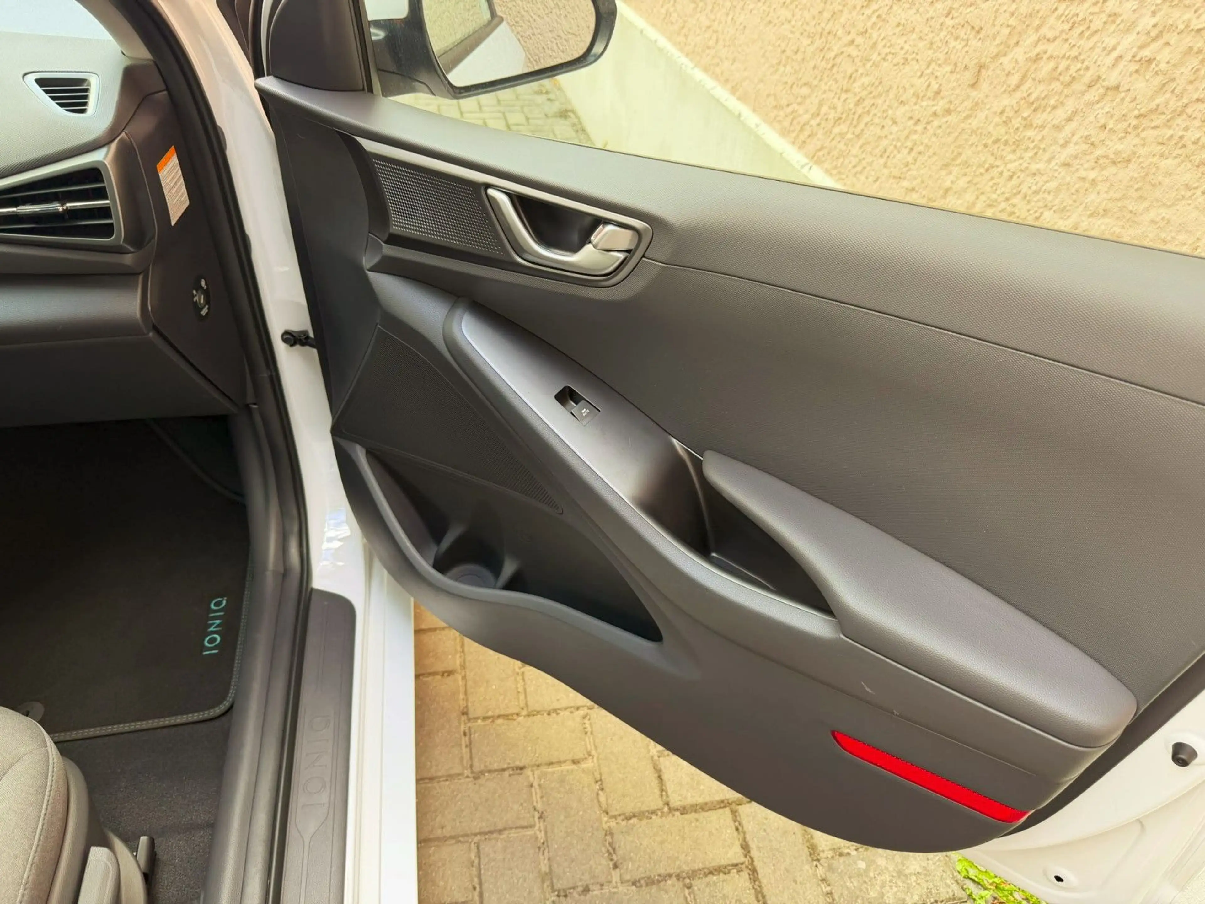 Hyundai IONIQ Trend Elektro aus 2. Besitz erst 19Tkm!!! — photo 14