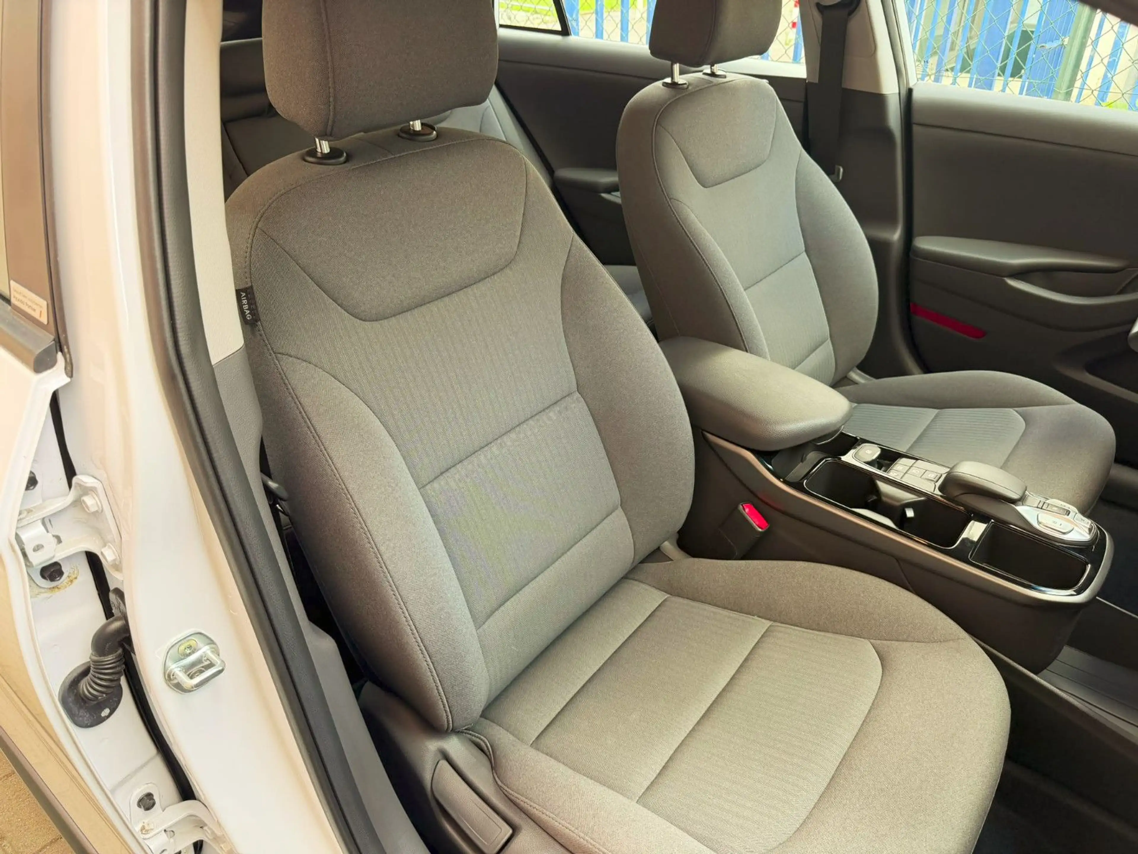 Hyundai IONIQ Trend Elektro aus 2. Besitz erst 19Tkm!!! — photo 13