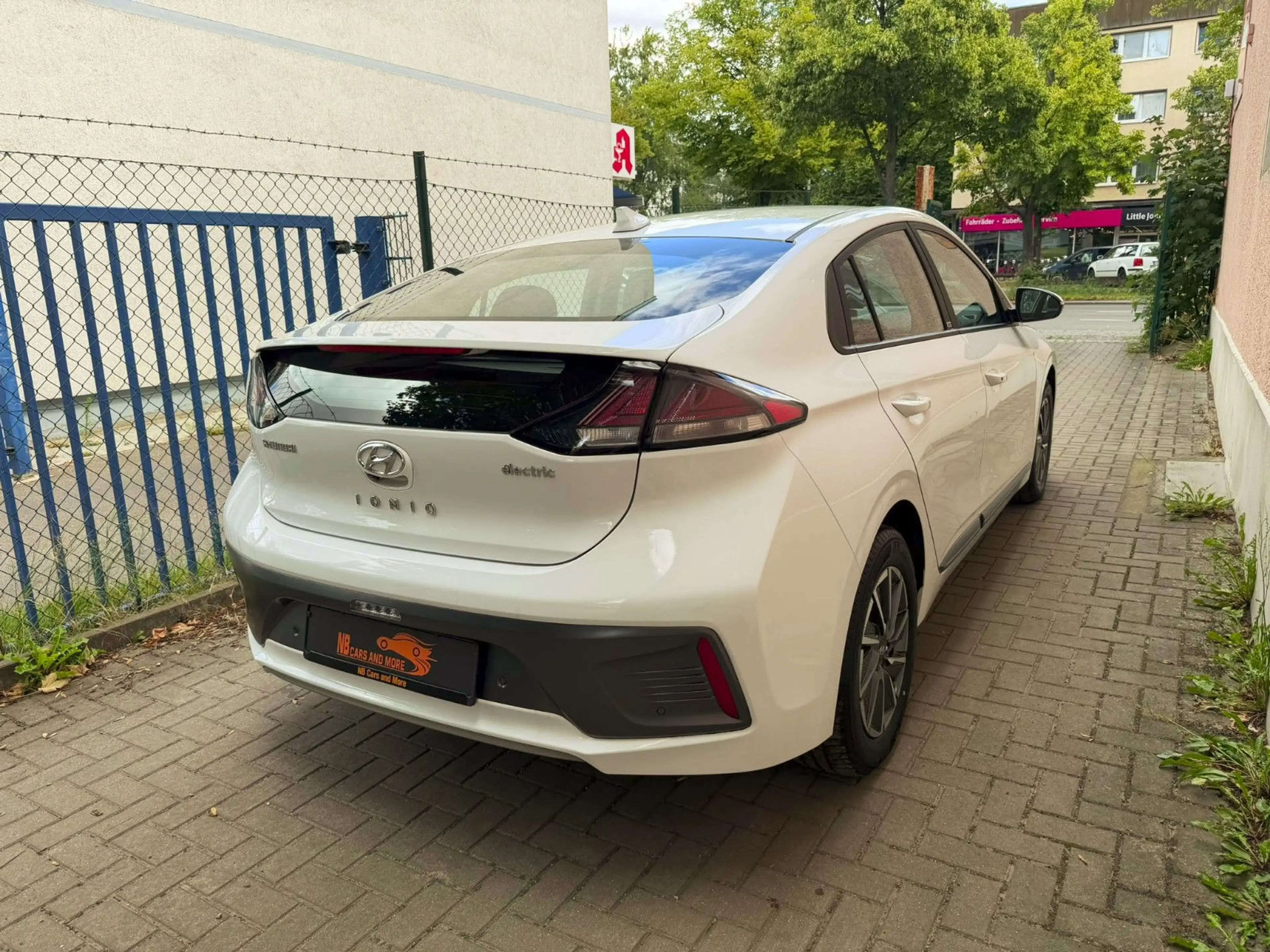 Hyundai IONIQ Trend Elektro aus 2. Besitz erst 19Tkm!!! — photo 3