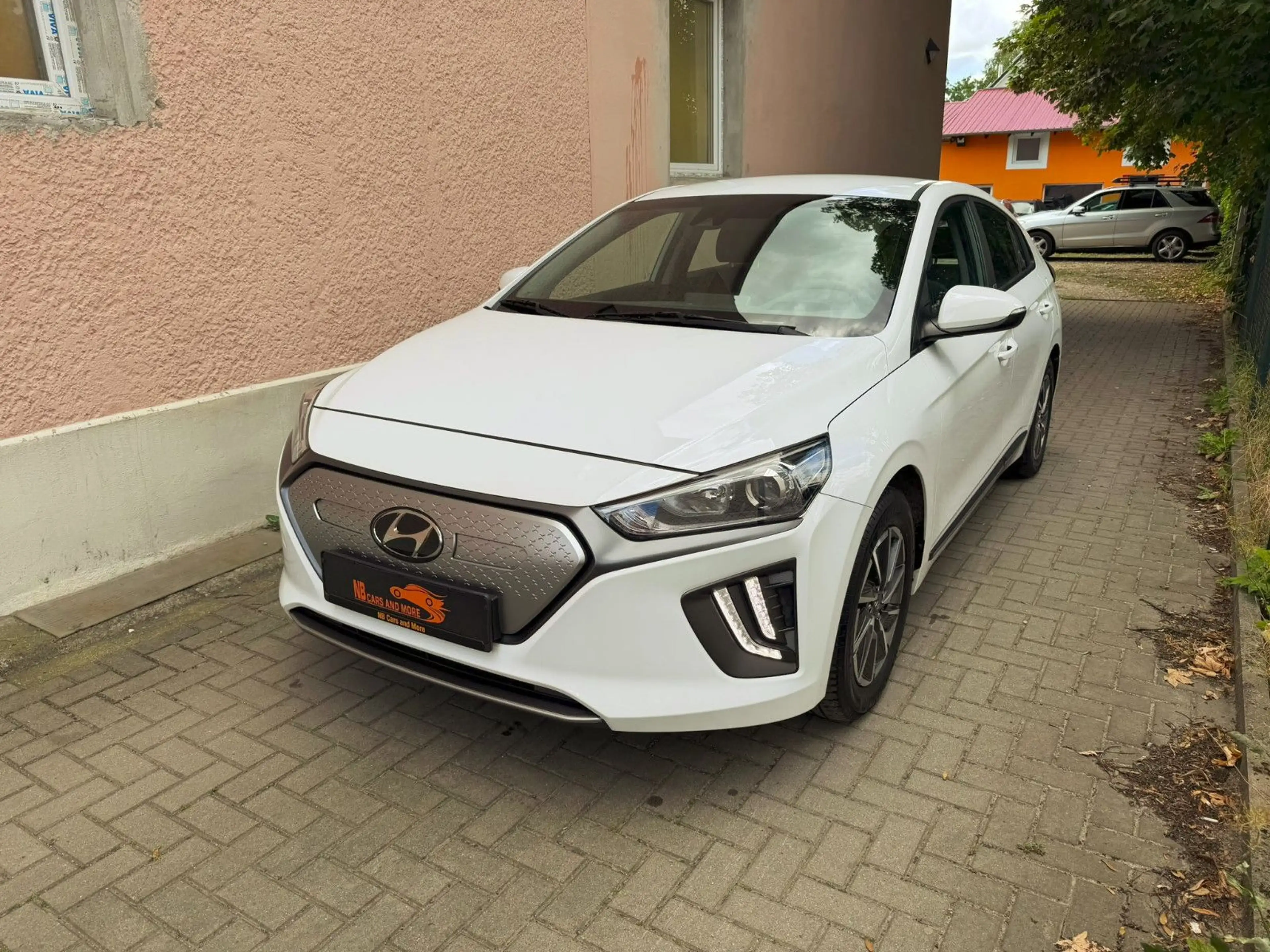 Hyundai IONIQ Trend Elektro aus 2. Besitz erst 19Tkm!!! — photo 2