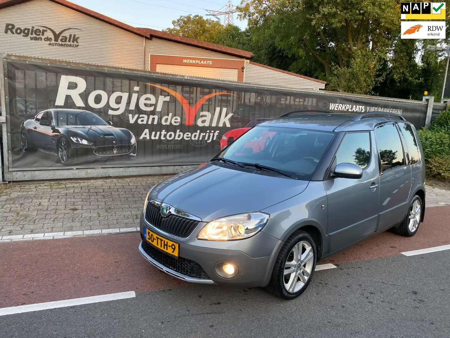 Skoda Roomster 1.2 TSI Ambition Grijs - 1