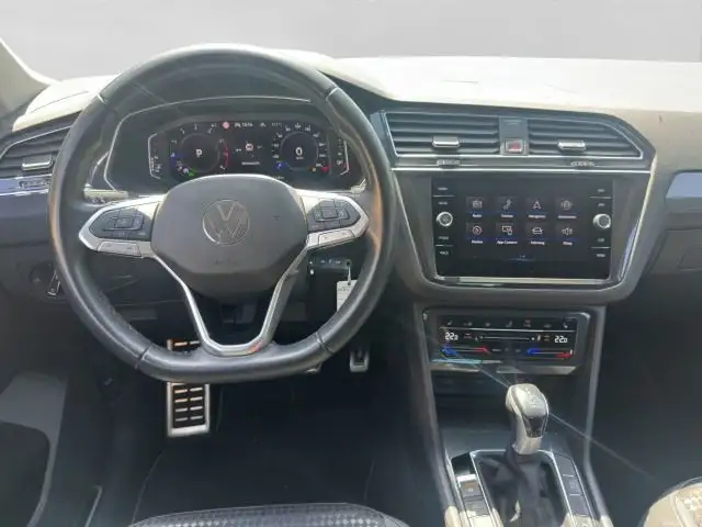 Volkswagen Tiguan view 5