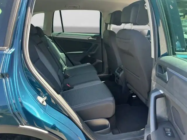 Volkswagen Tiguan view 6
