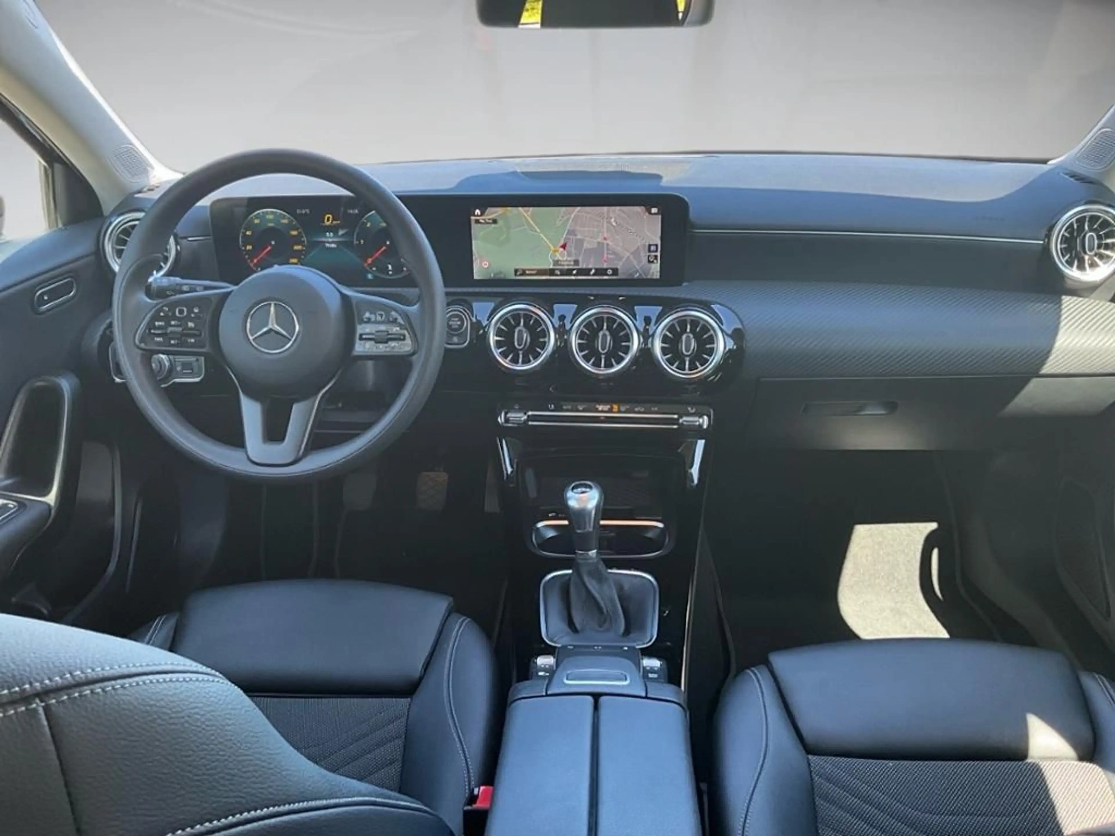 Mercedes-Benz A 200 d Style Kam. KlimaA LED LM Navi PDC SHZ — photo 10