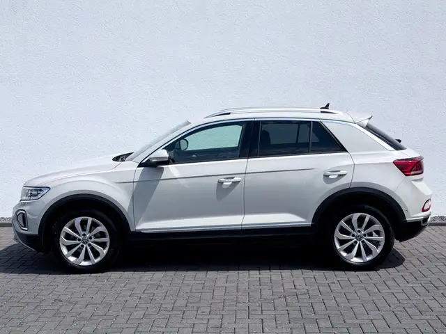 Volkswagen T-Roc view 8