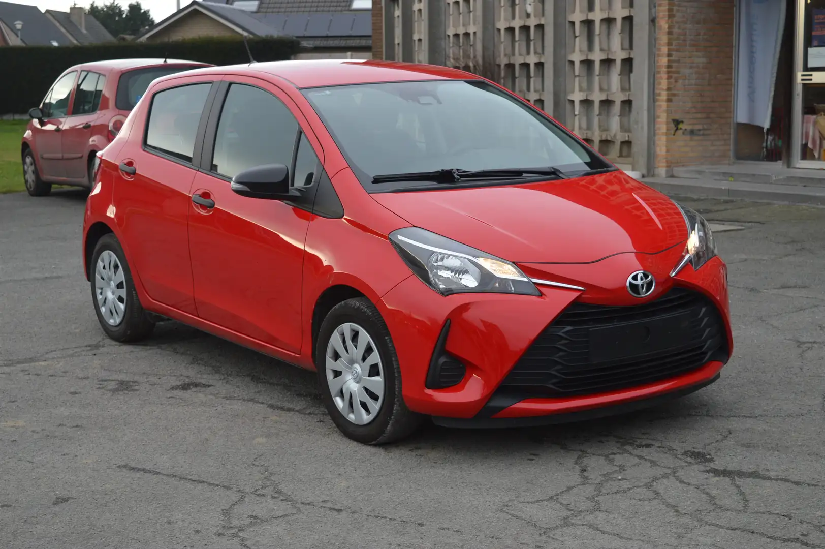 Toyota Yaris Yaris 1.0i VVT-i Active met airco!! Rouge - 2