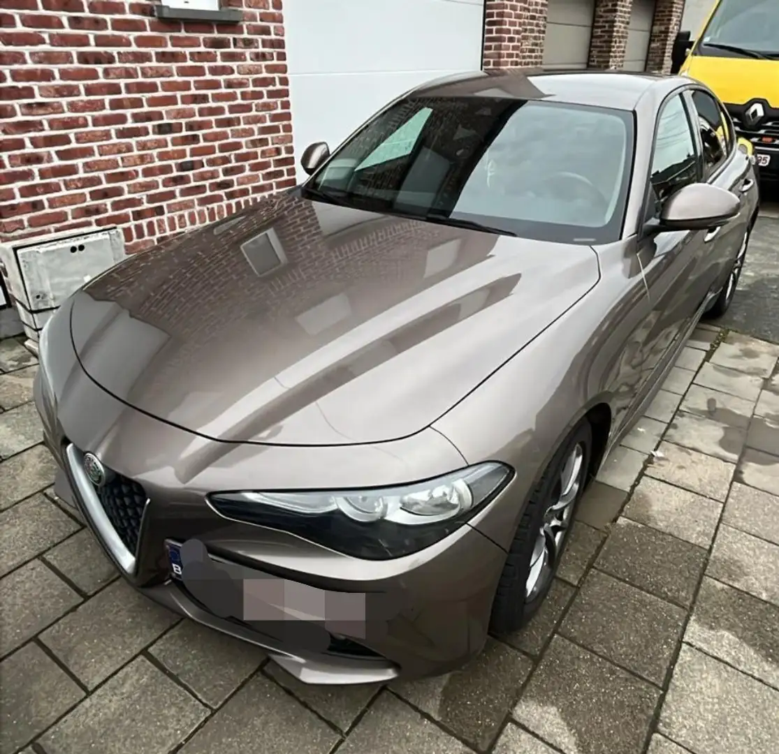 Alfa Romeo Giulia 2.2 Diesel AUTOMATIQUE bj. 2017 146000km Euro 6 - 1