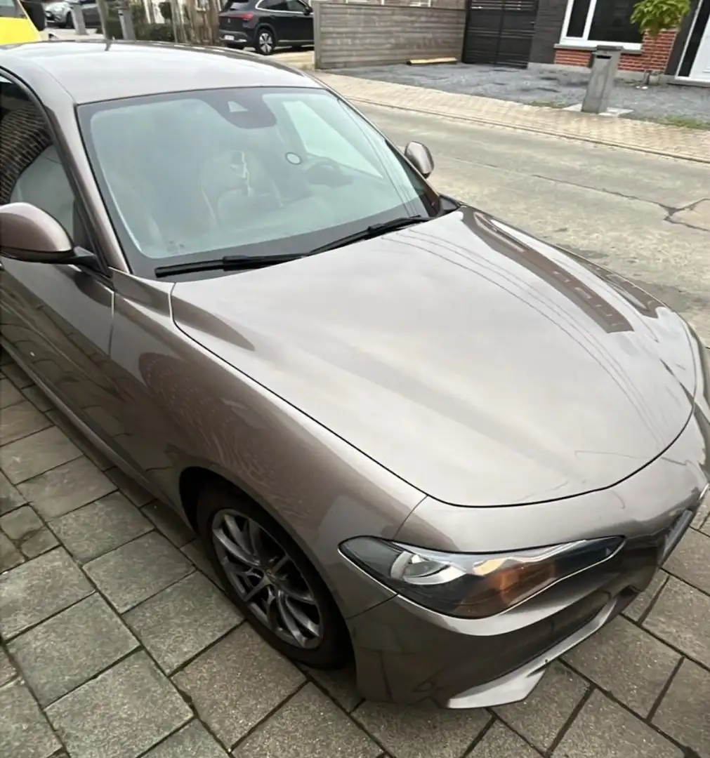 Alfa Romeo Giulia 2.2 Diesel AUTOMATIQUE bj. 2017 146000km Euro 6 - 2